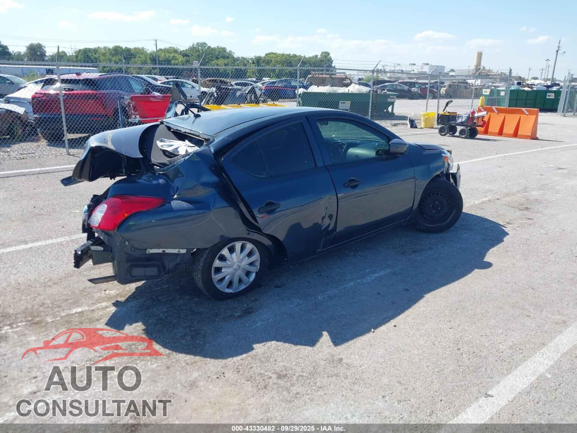 NISSAN VERSA 2017 - 3N1CN7AP3HL852721