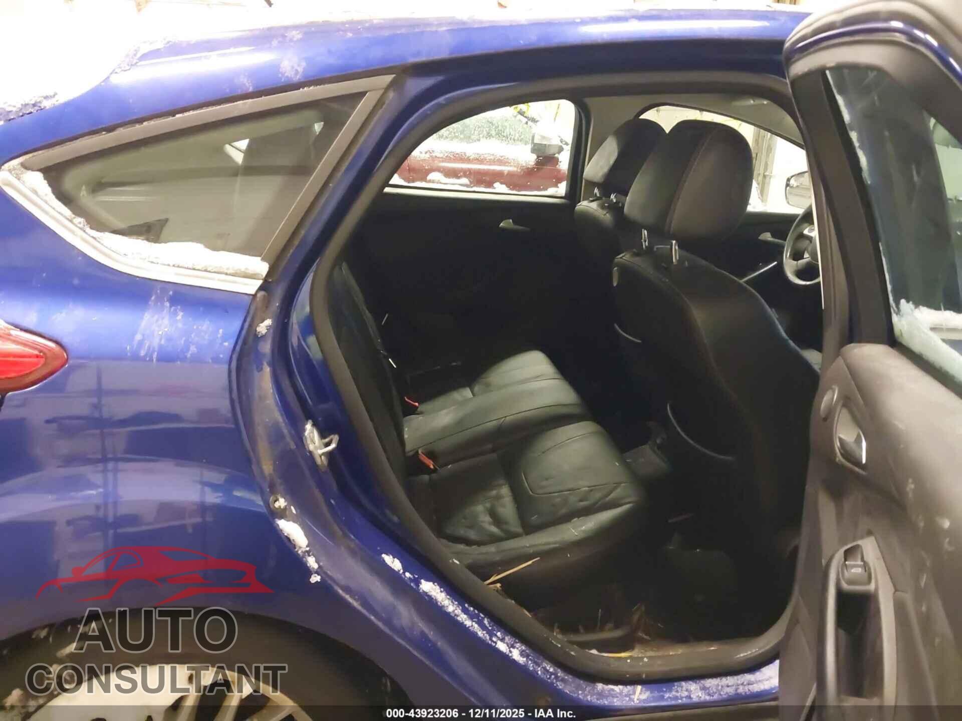 FORD FOCUS 2014 - 1FADP3N26EL185045