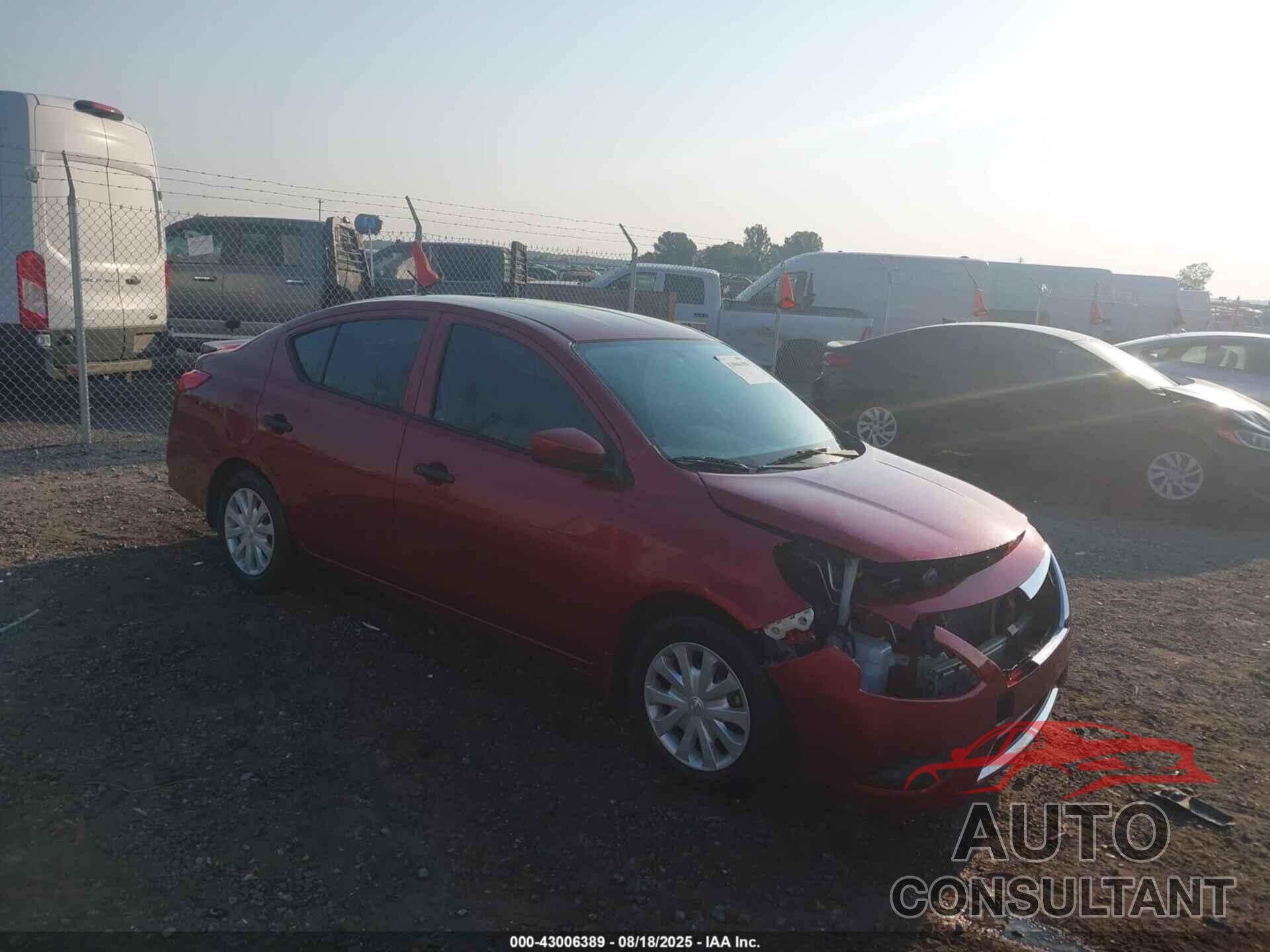 NISSAN VERSA 2018 - 3N1CN7AP0JL813350