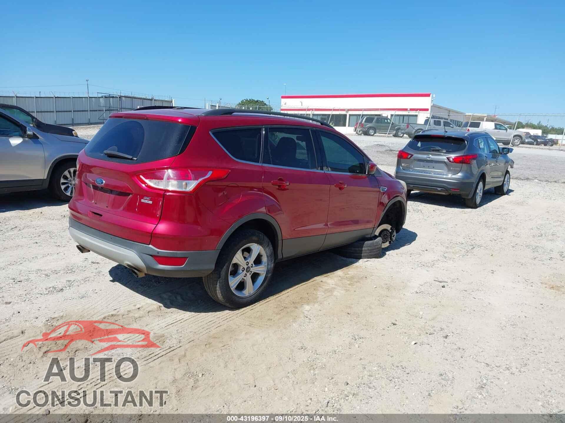 FORD ESCAPE 2015 - 1FMCU9G92FUC06606