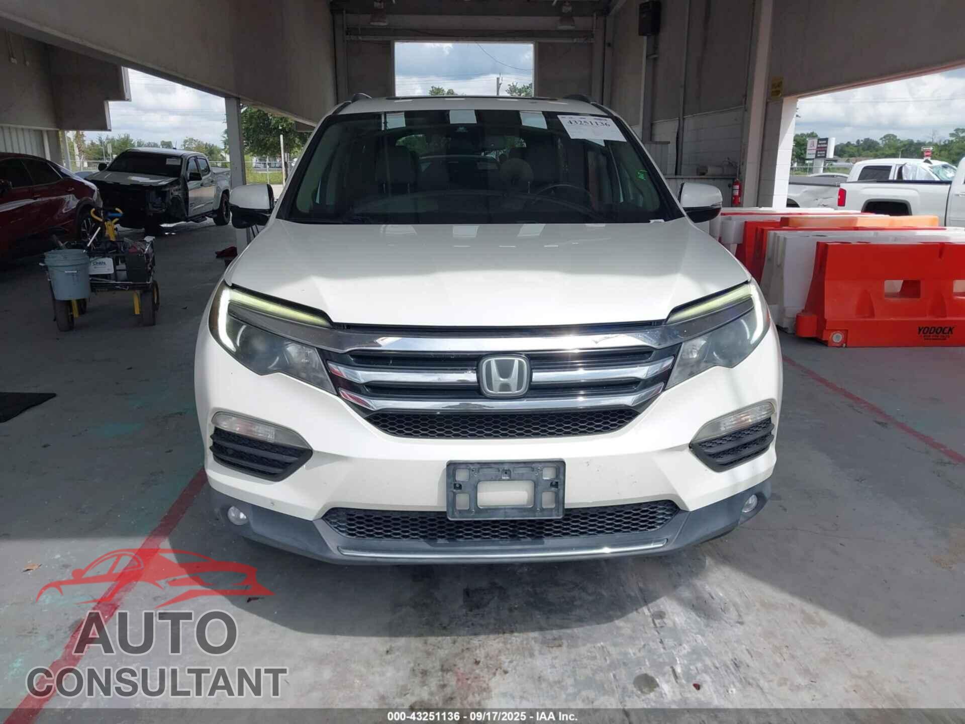 HONDA PILOT 2017 - 5FNYF5H91HB015492