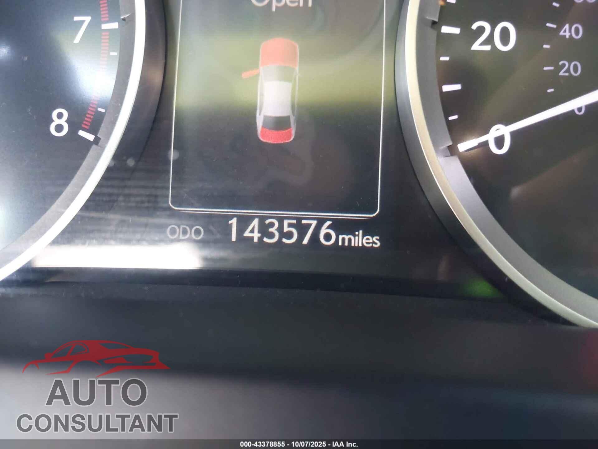 LEXUS IS 200T 2016 - JTHBA1D29G5023604
