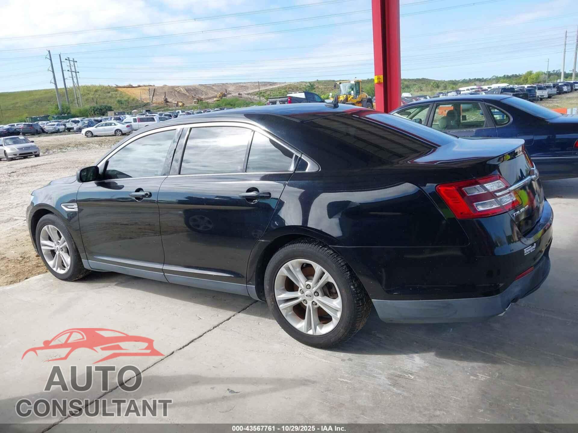 FORD TAURUS 2017 - 1FAHP2D9OHG129464