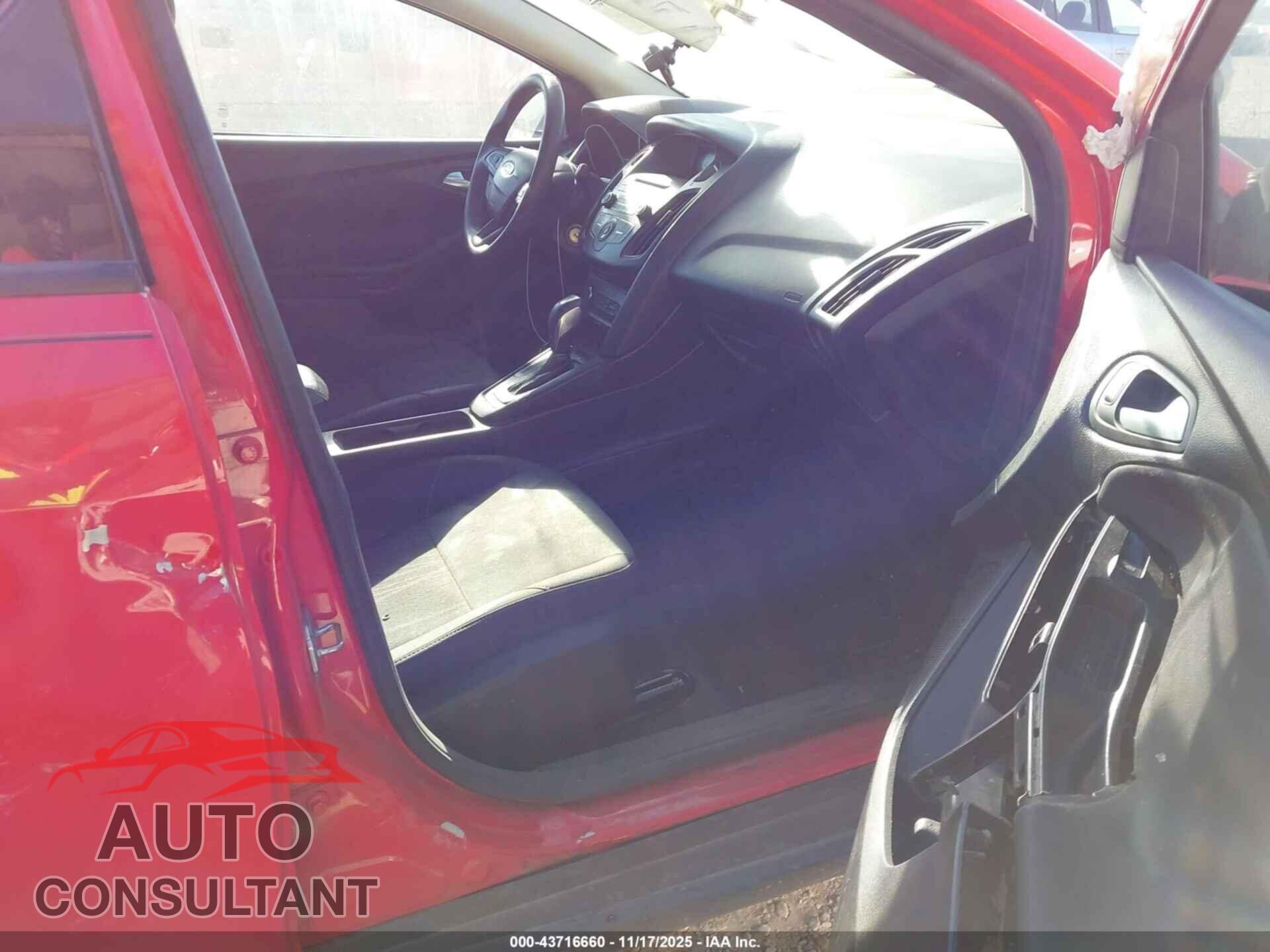 FORD FOCUS 2015 - 1FADP3F26FL218593