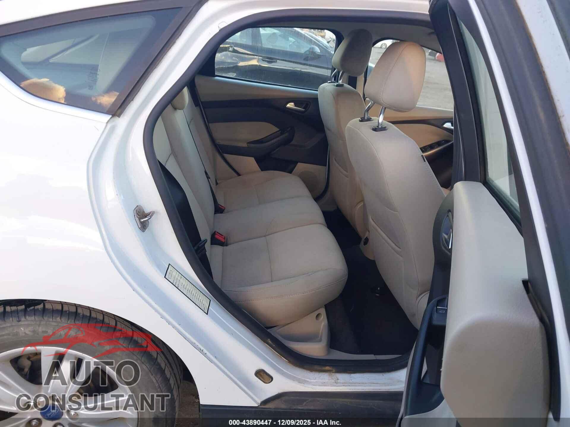 FORD FOCUS 2012 - 1FAHP3M28CL358502