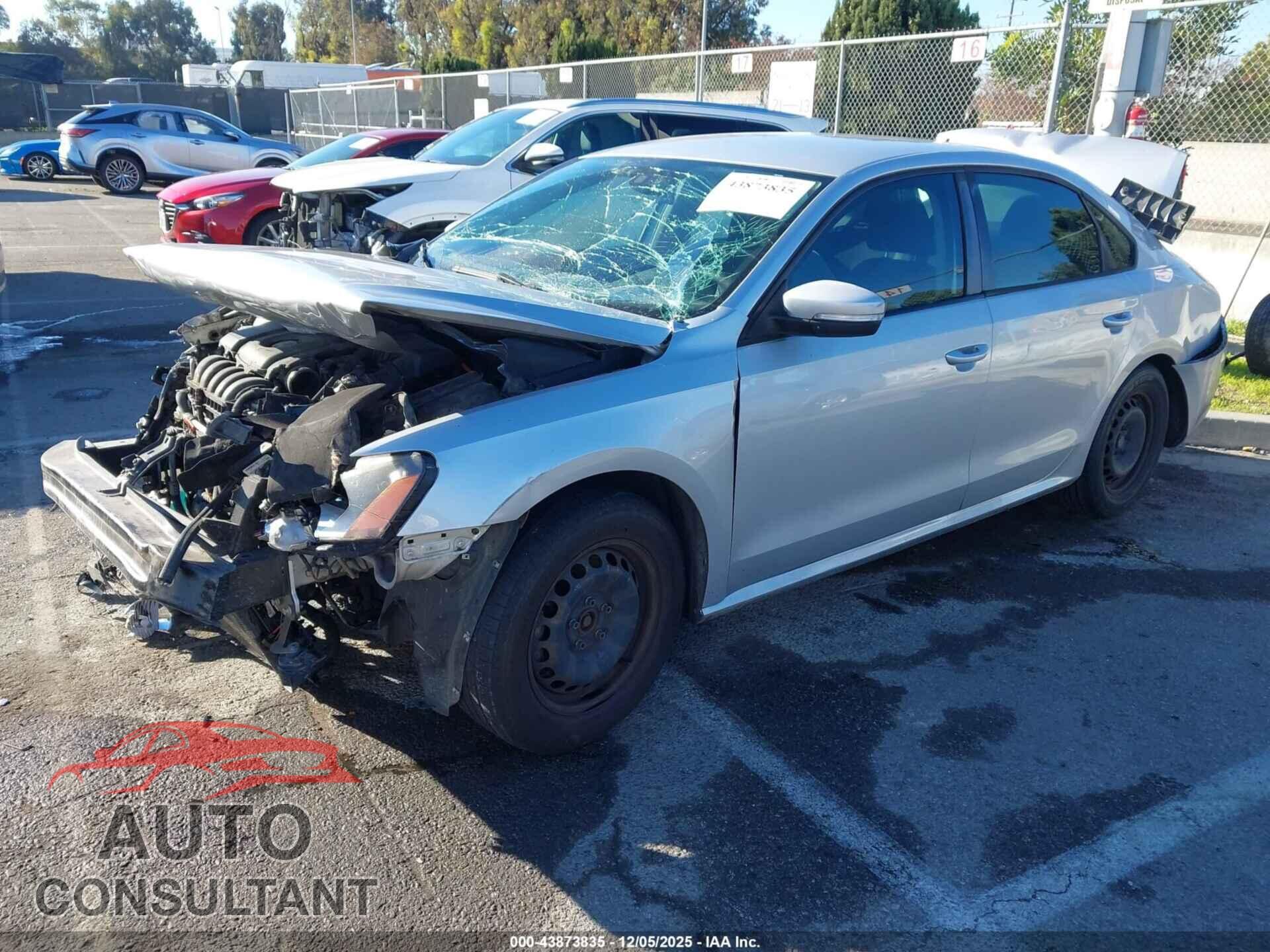 VOLKSWAGEN PASSAT 2013 - 1VWAP7A33DC016065