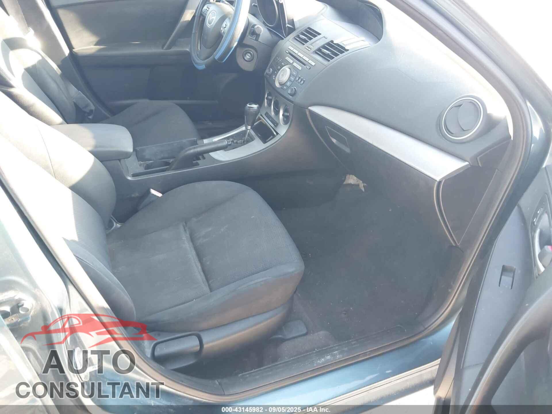 MAZDA MAZDA3 2011 - JM1BL1VF6B1363726