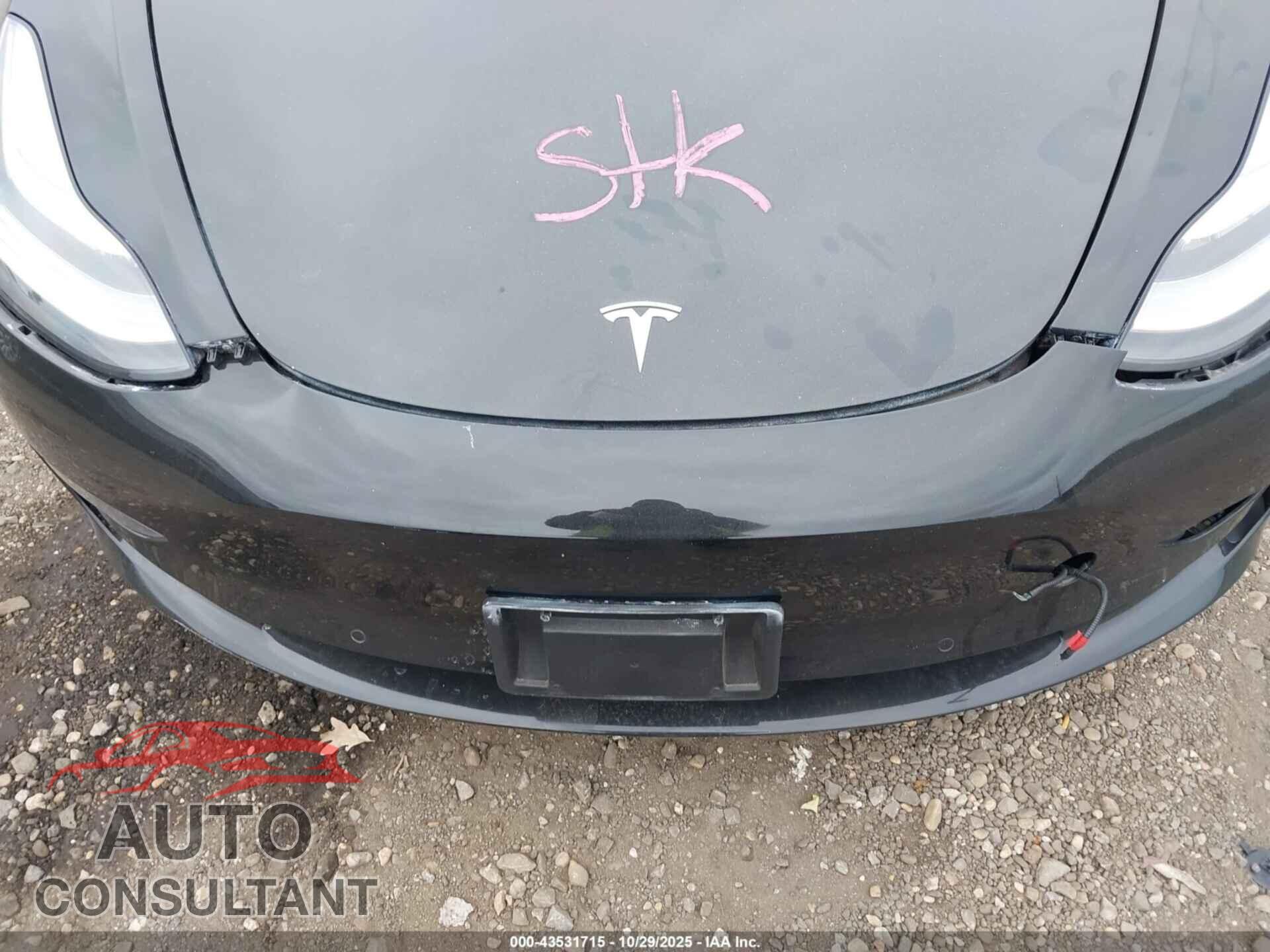 TESLA MODEL 3 2018 - 5YJ3E1EB2JF111764