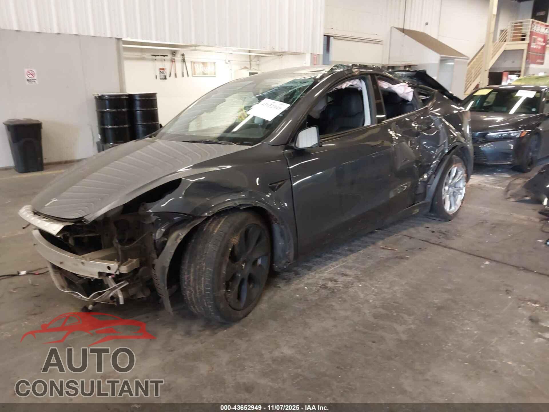 TESLA MODEL Y 2023 - 7SAYGAEE6PF882606