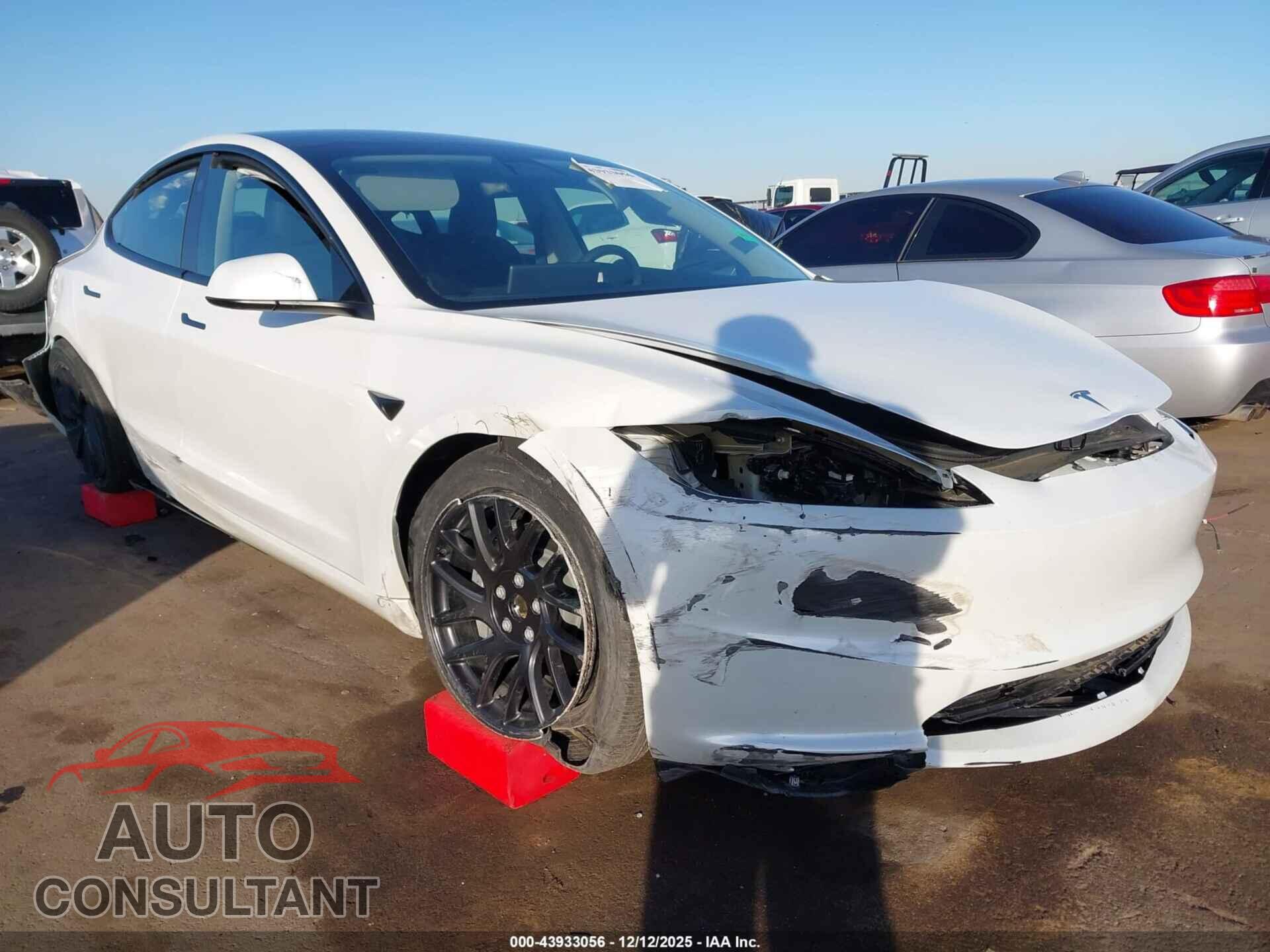 TESLA MODEL 3 2024 - 5YJ3E1EA8RF737872