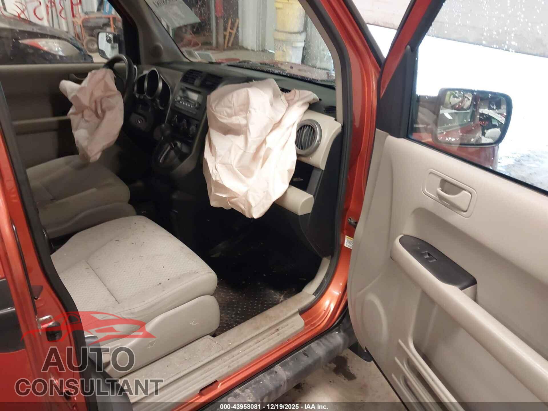 HONDA ELEMENT 2011 - 5J6YH2H75BL001312