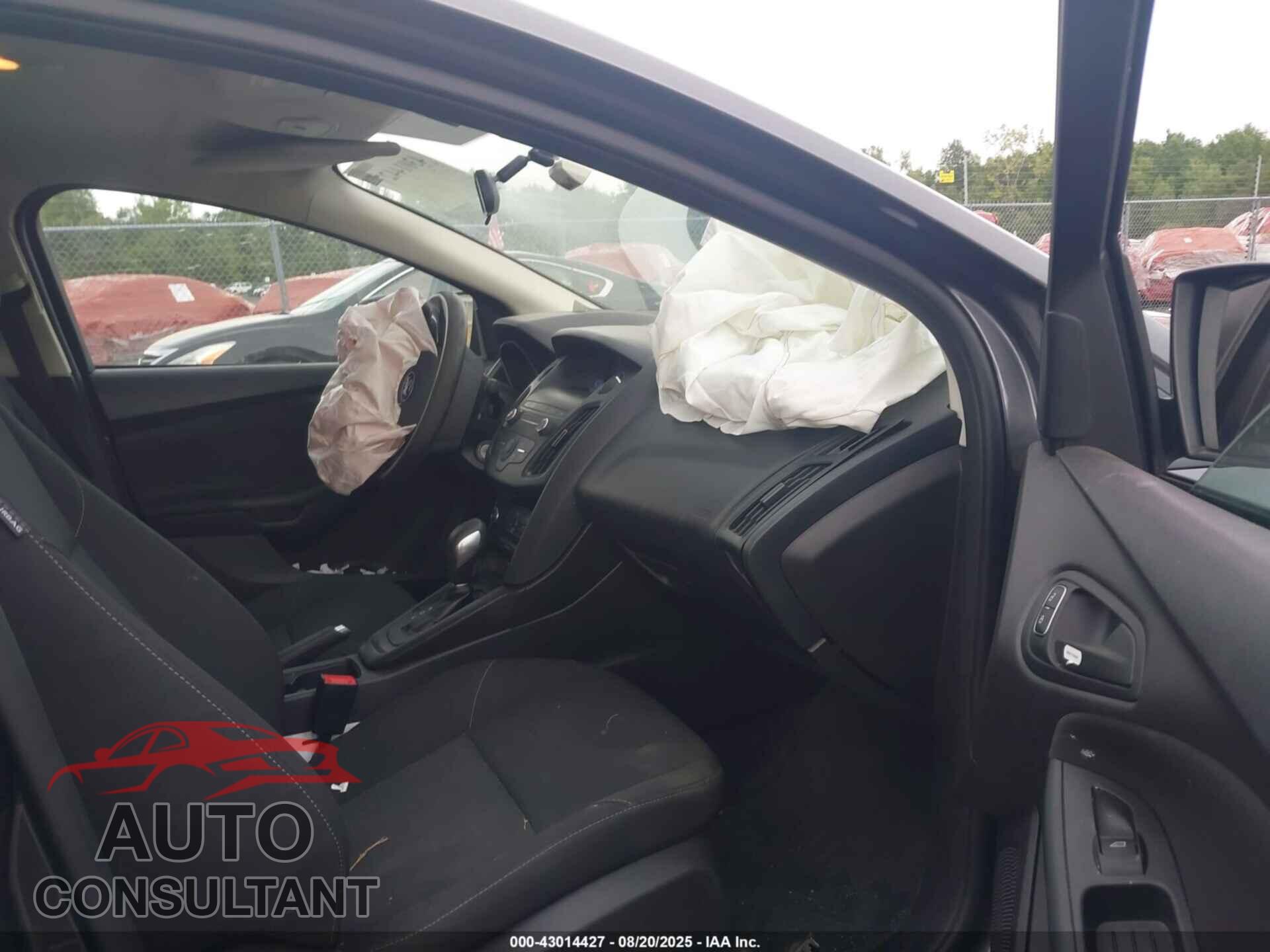 FORD FOCUS 2018 - 1FADP3E28JL306622