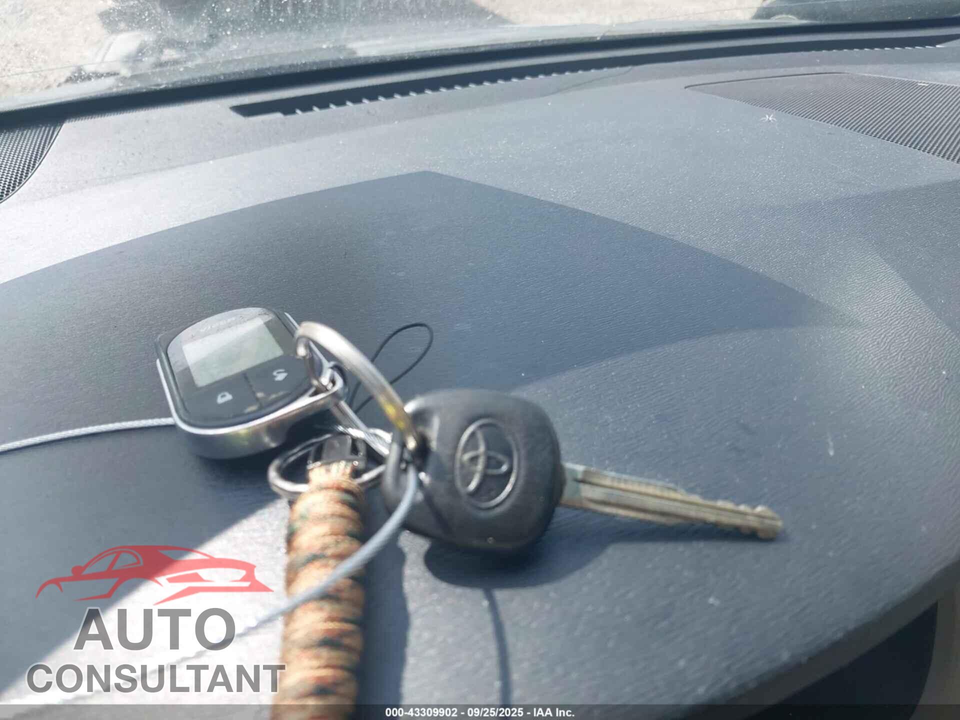 TOYOTA SIENNA 2011 - 5TDKK3DC2BS039875