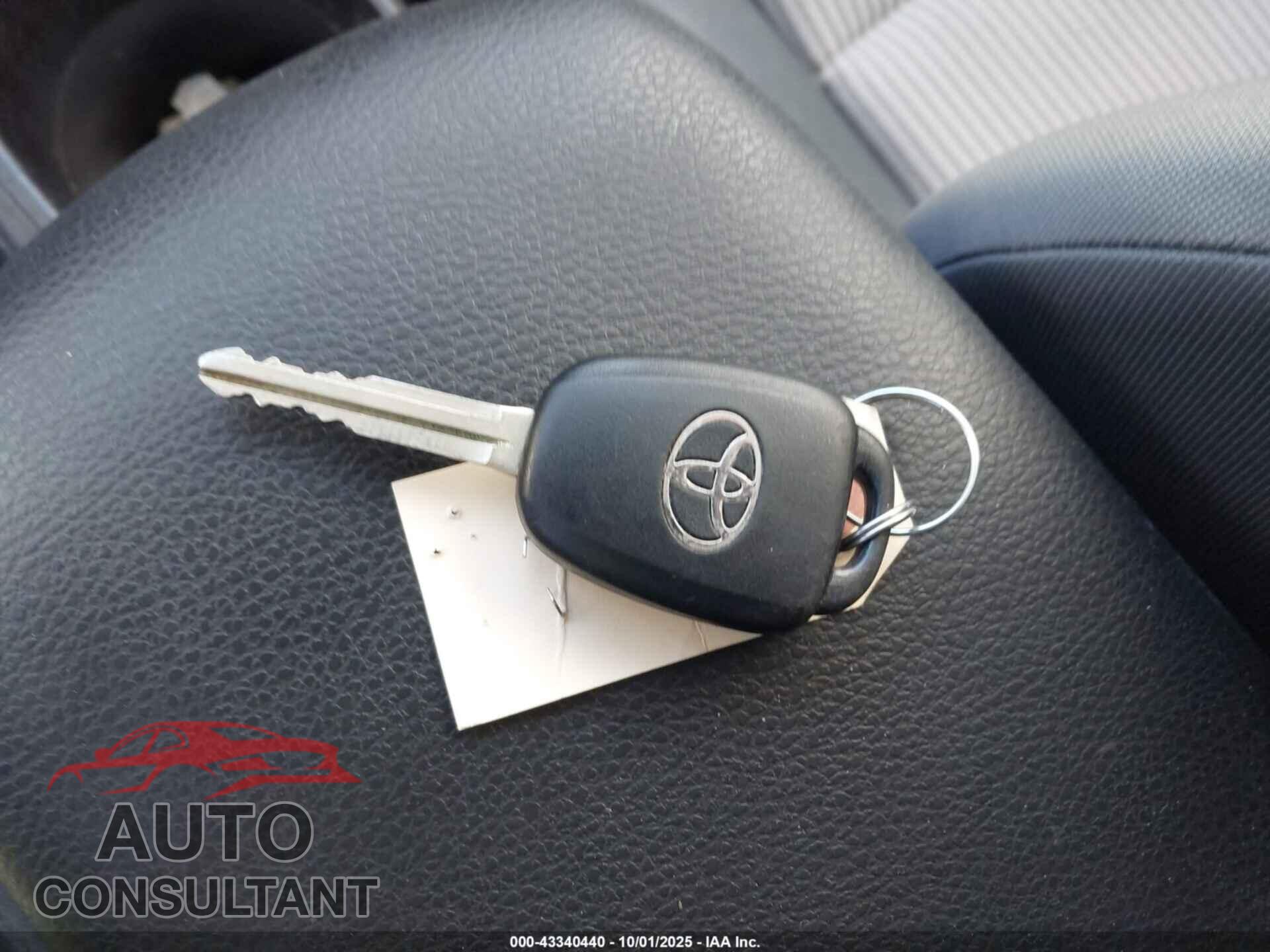 TOYOTA RAV4 2013 - 2T3BFREV6DW100976