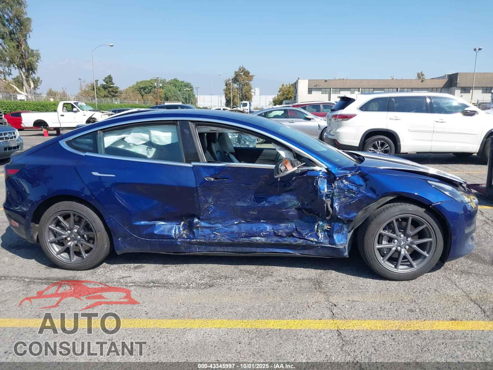 TESLA MODEL 3 2018 - 5YJ3E1EA3JF037519
