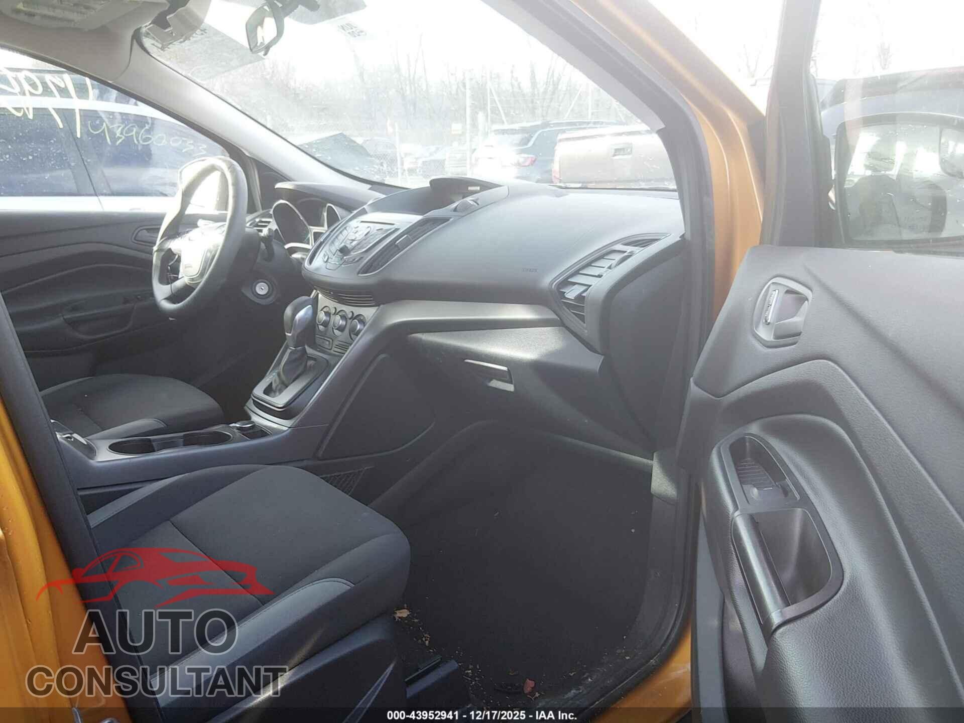 FORD ESCAPE 2016 - 1FMCU0F79GUC54911