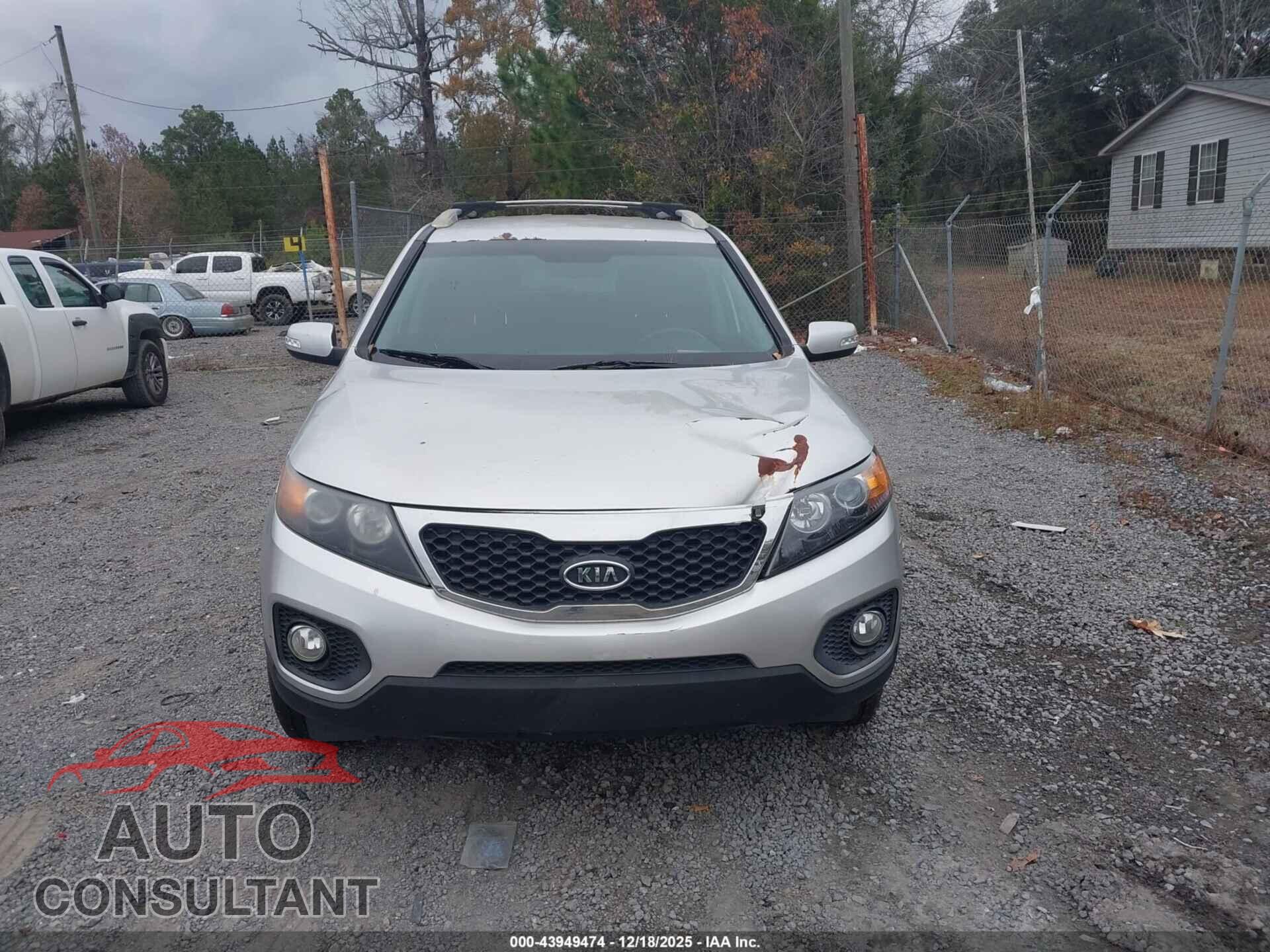 KIA SORENTO 2013 - 5XYKTCA60DG323792