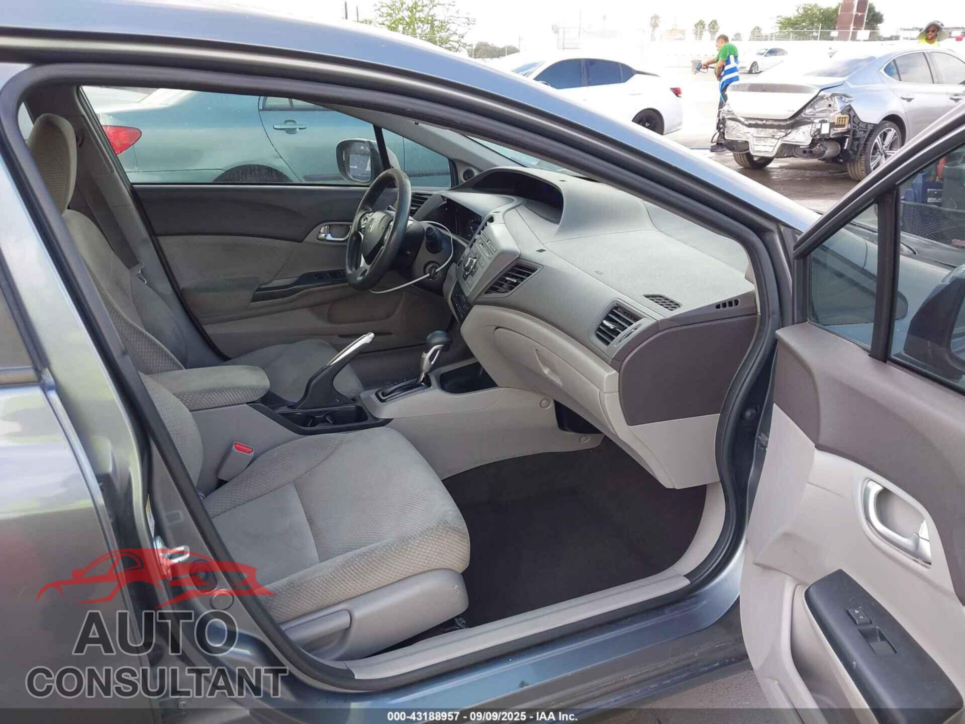 HONDA CIVIC HYBRID 2012 - JHMFB4F21CS005252