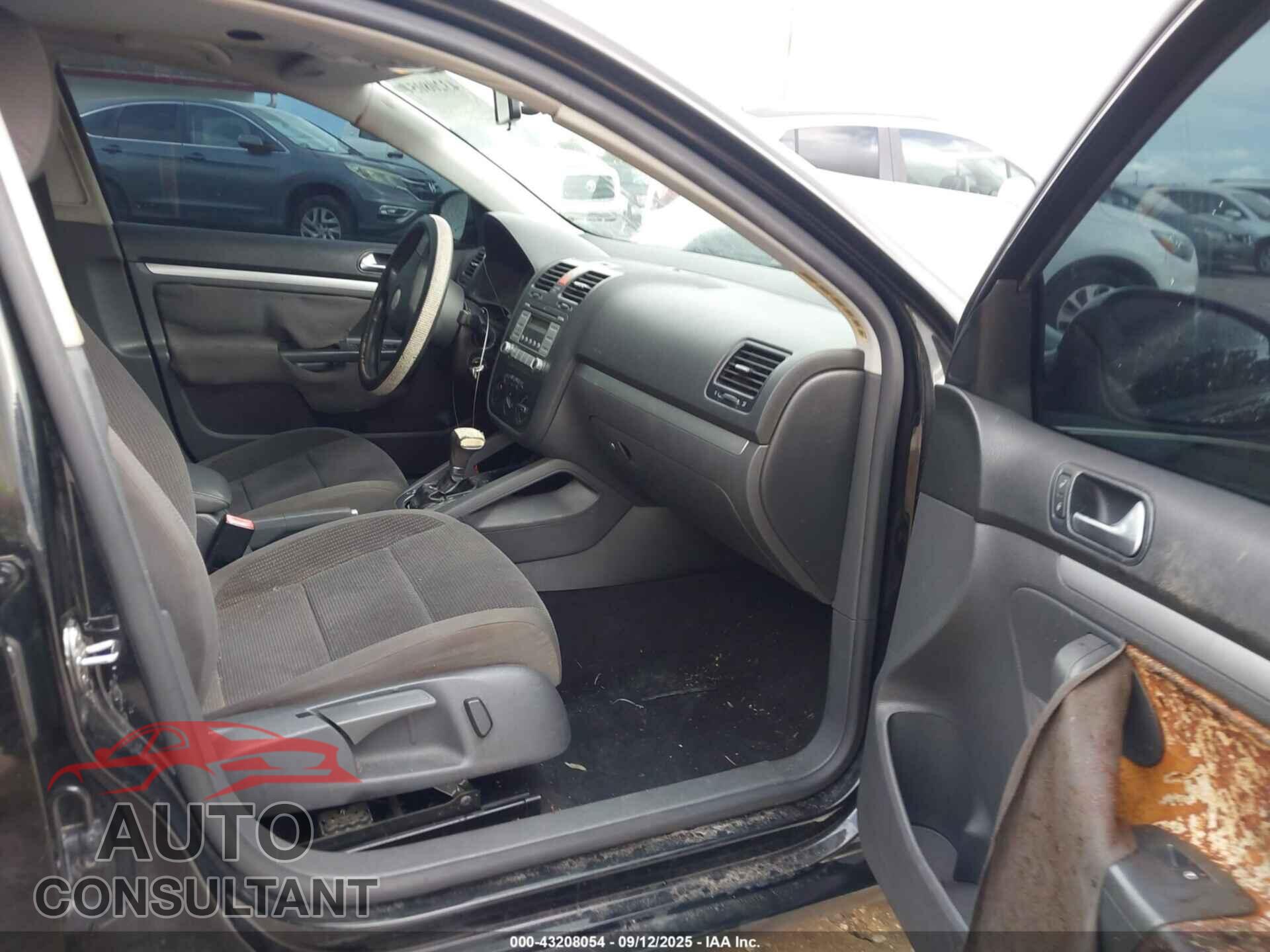 VOLKSWAGEN JETTA 2009 - 3VWJM71K49M068763