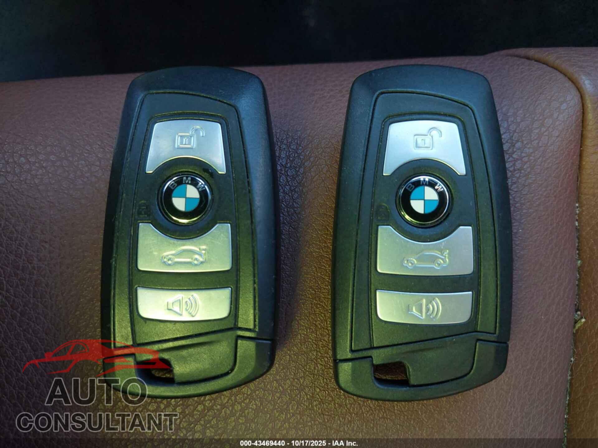 BMW 528I 2012 - WBAXH5C57CDW08720
