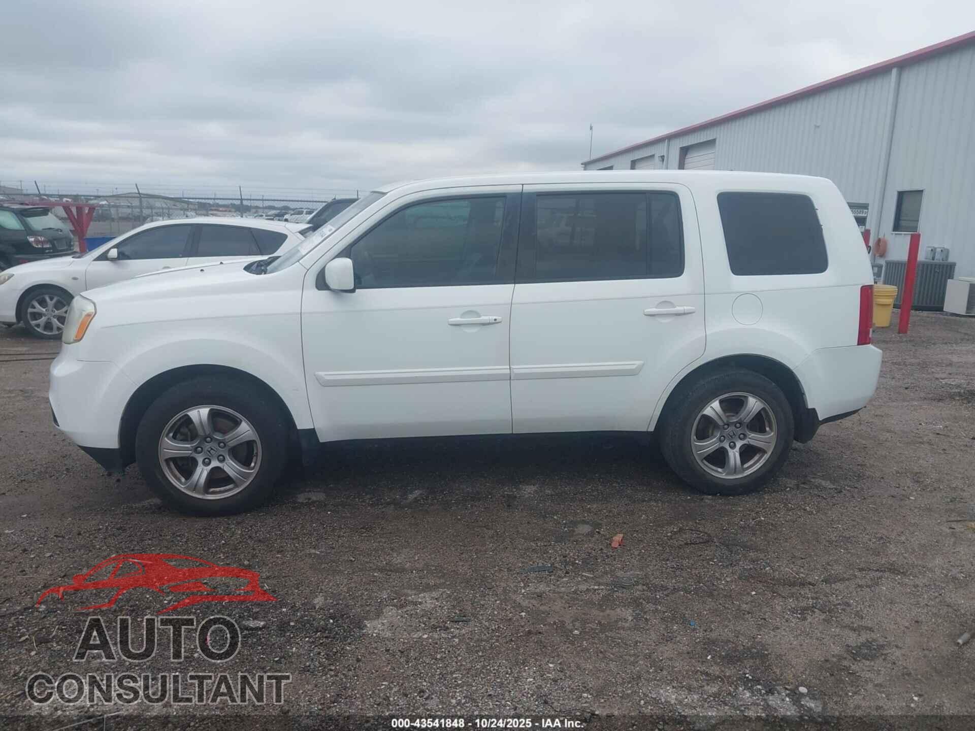 HONDA PILOT 2013 - 5FNYF3H50DB004026