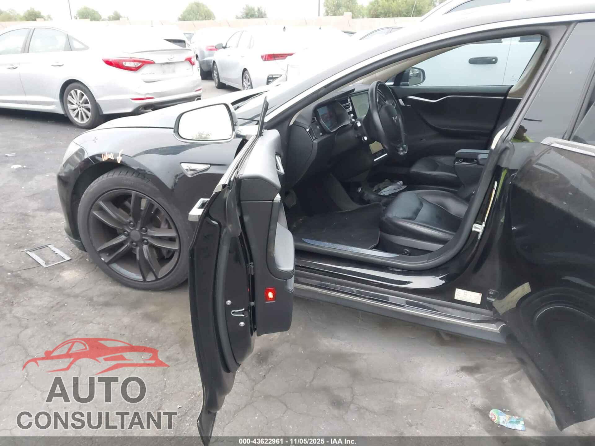 TESLA MODEL S 2015 - 5YJSA1E23FF104434