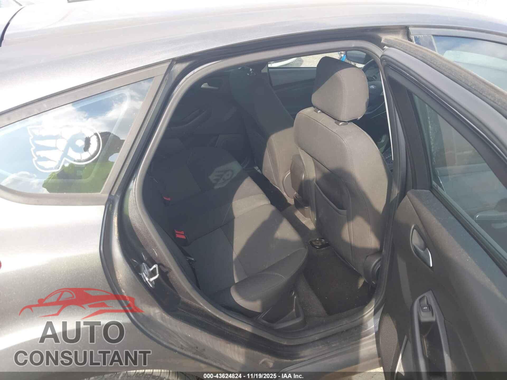 FORD FOCUS 2016 - 1FADP3K28GL201222