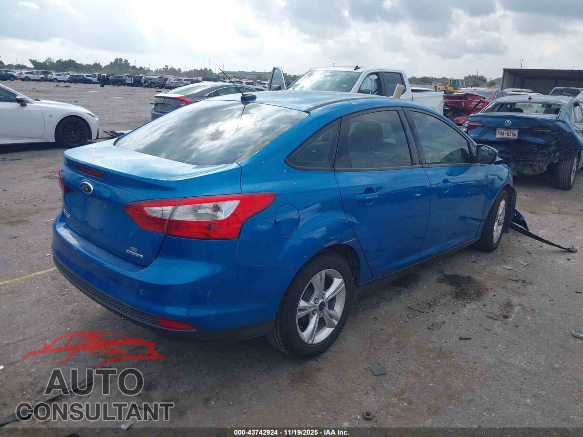 FORD FOCUS 2013 - 1FADP3F24DL324523