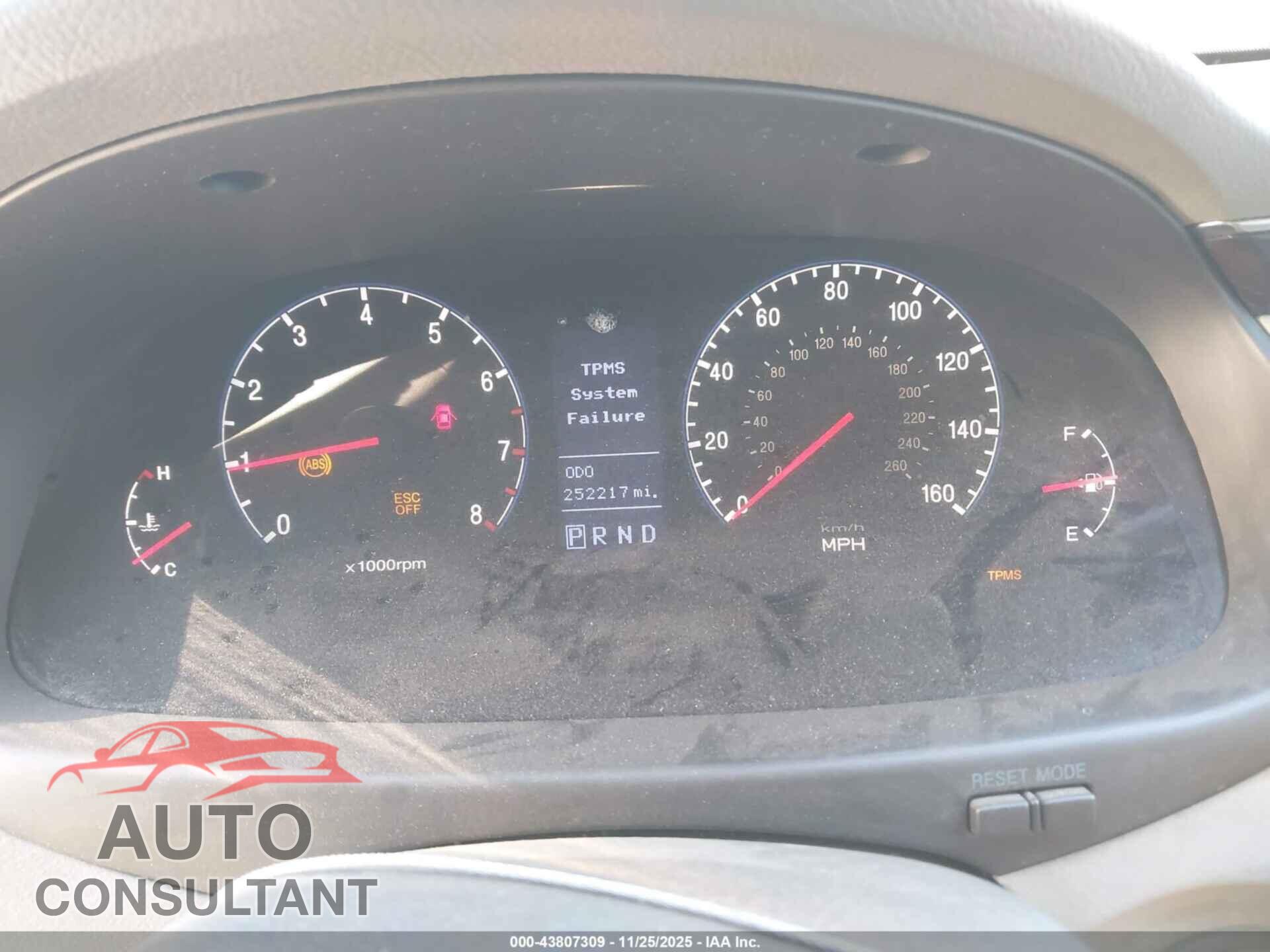 HYUNDAI AZERA 2011 - KMHFC4DF3BA532505