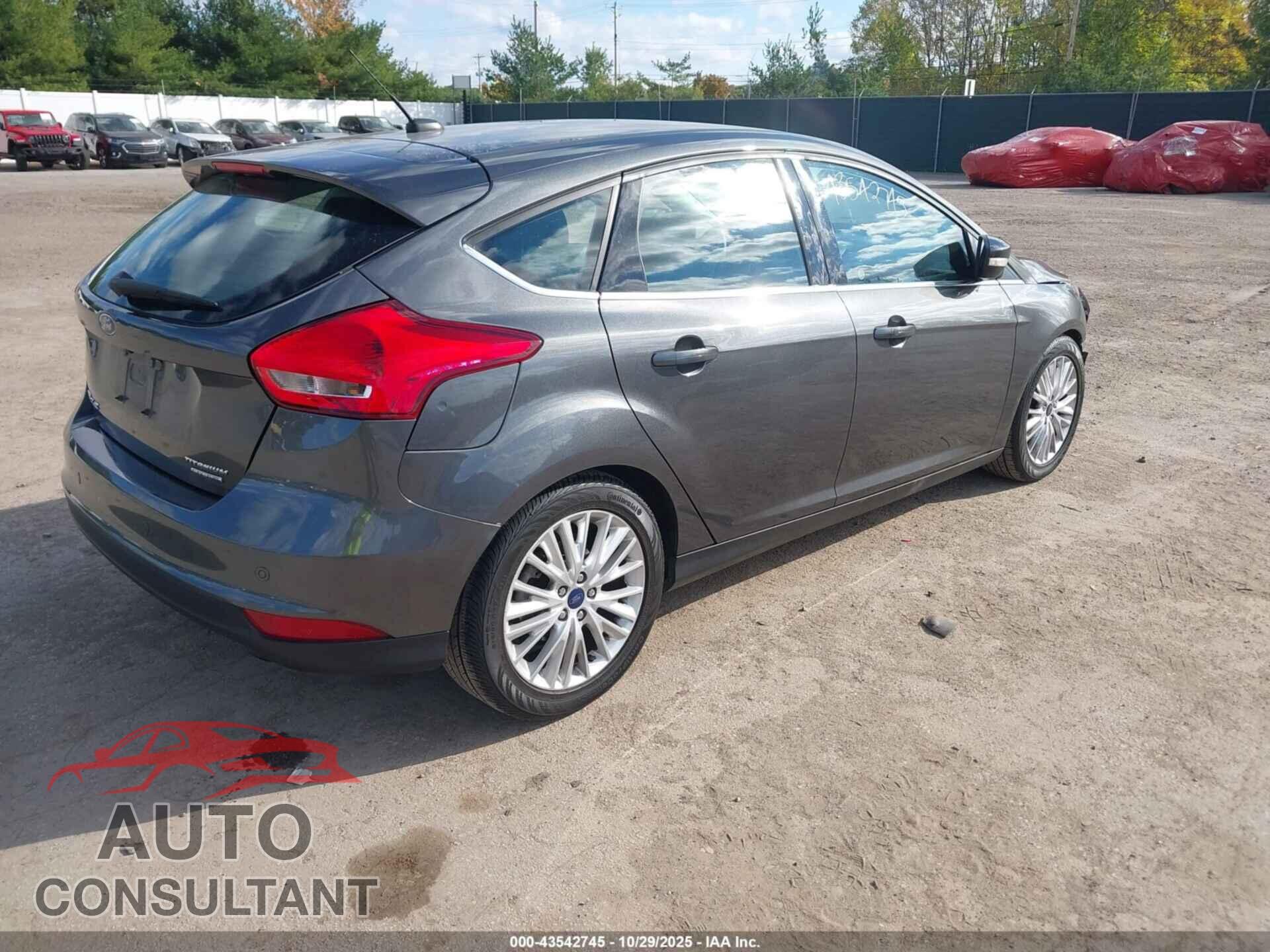 FORD FOCUS 2016 - 1FADP3N26GL239589