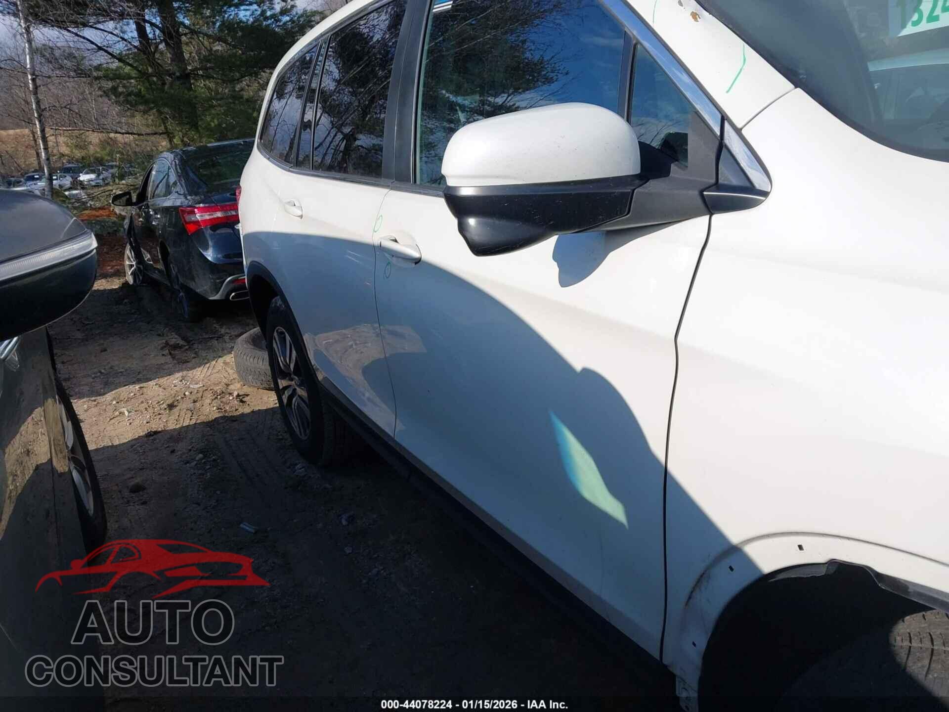 HONDA PILOT 2017 - 5FNYF6H36HB084115