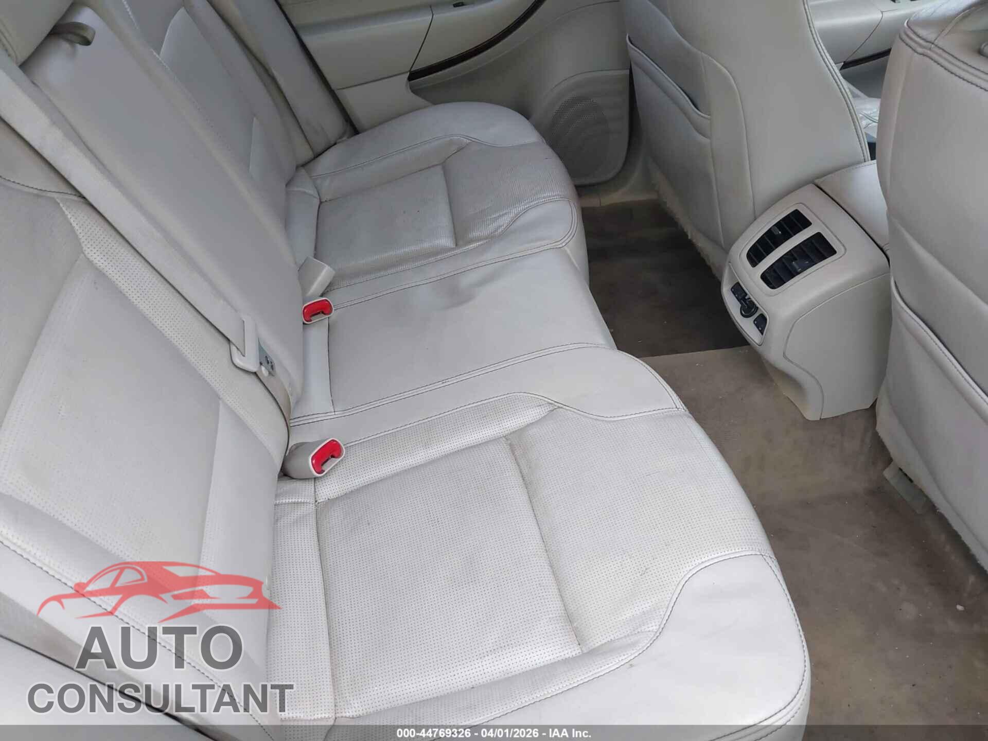 FORD TAURUS 2011 - 1FAHP2JW3BG170852