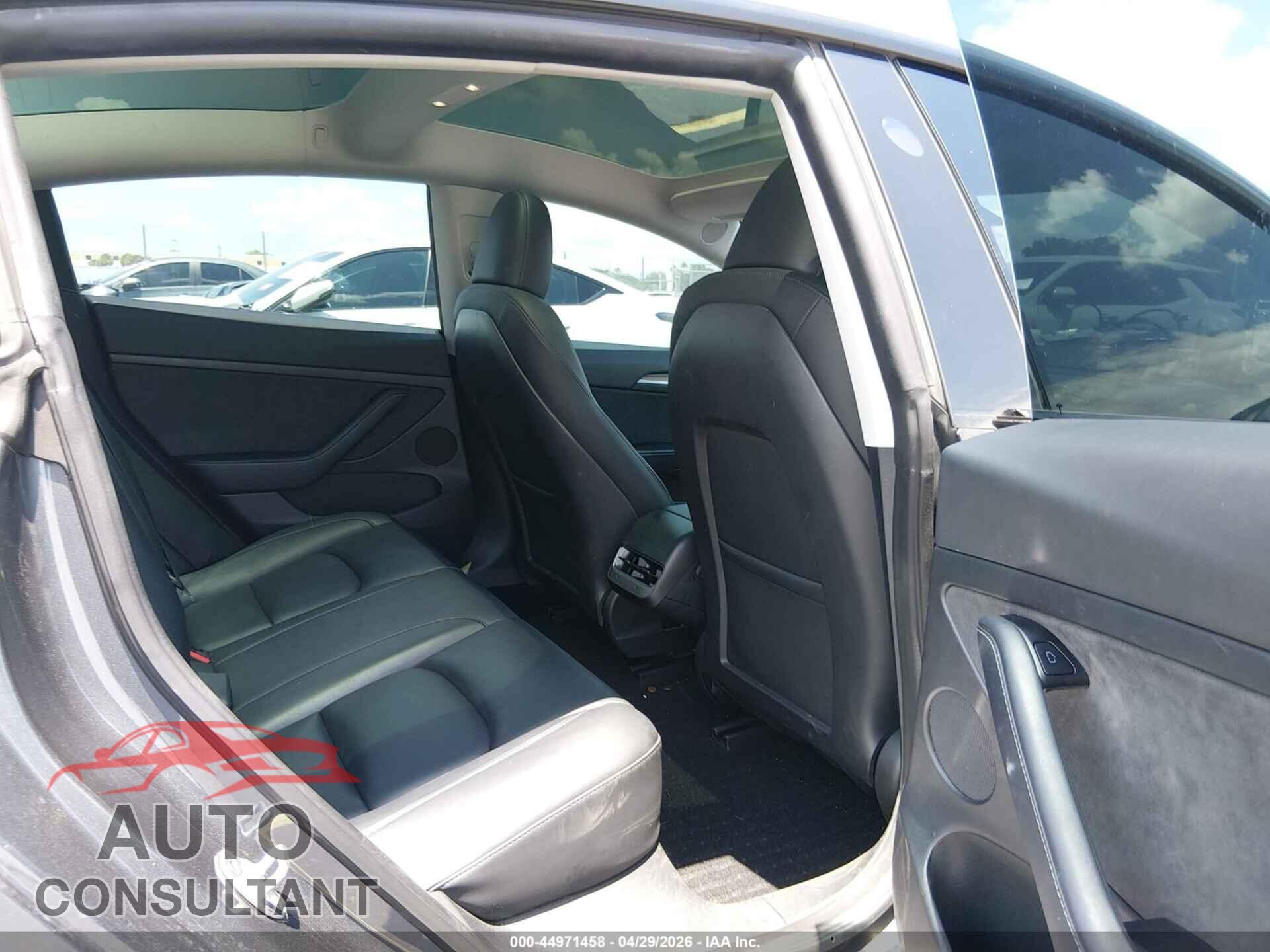TESLA MODEL 3 2023 - 5YJ3E1EA1PF695851