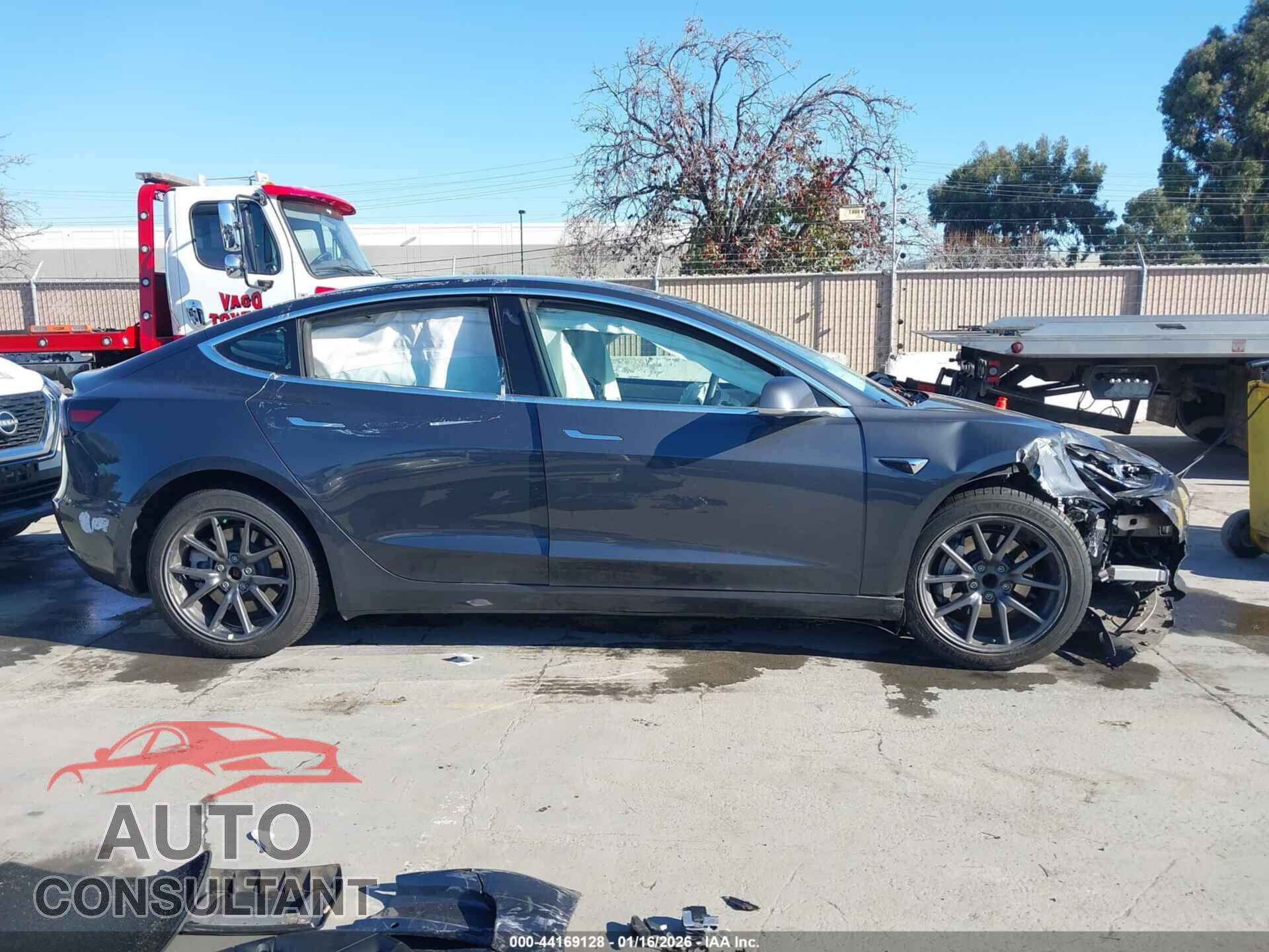 TESLA MODEL 3 2018 - 5YJ3E1EA3JF048147