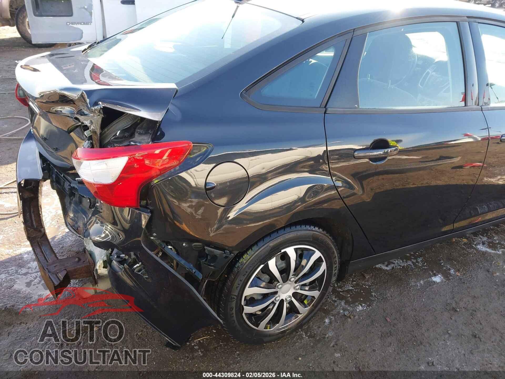 FORD FOCUS 2012 - 1FAHP3F25CL405305