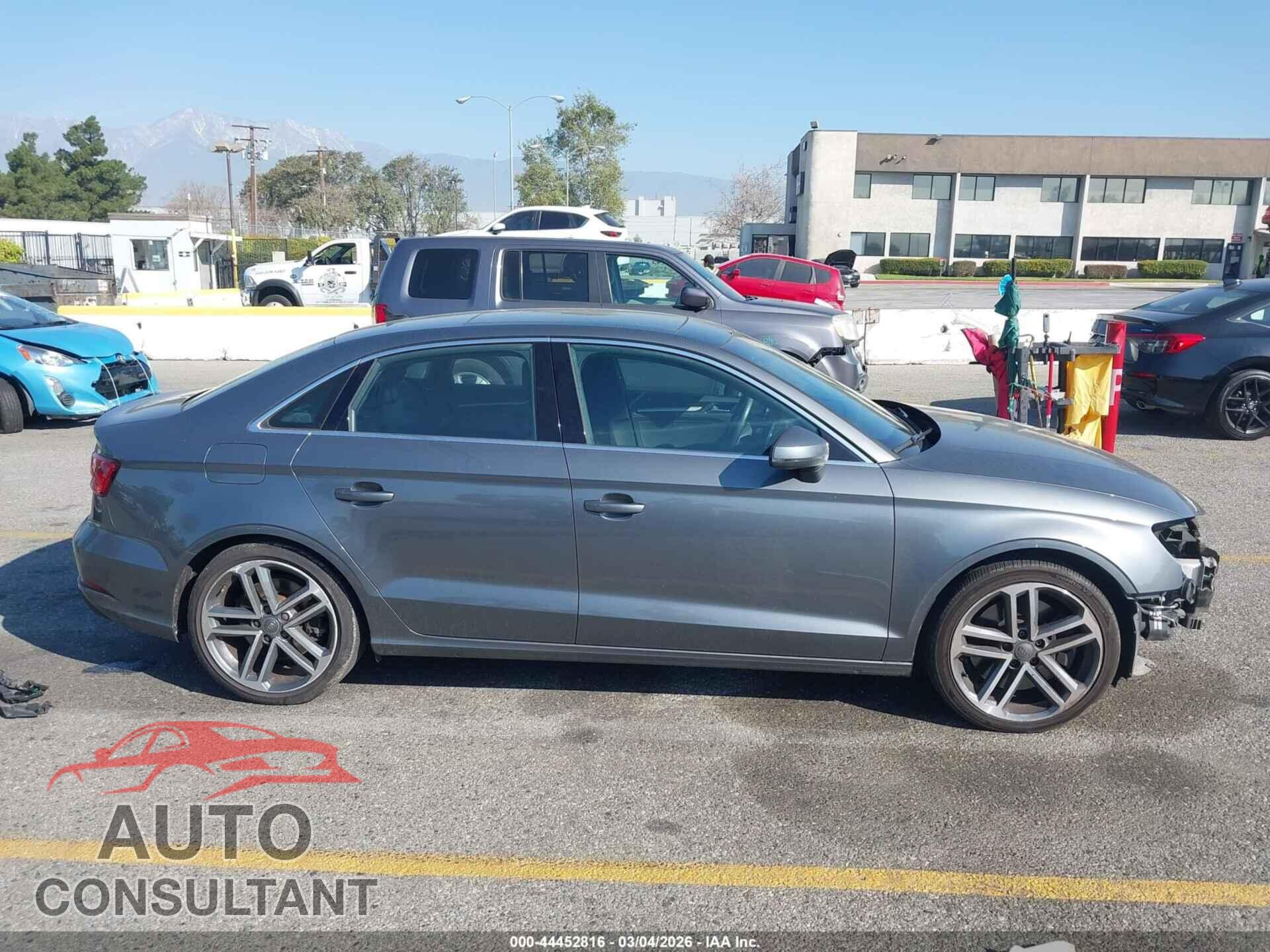 AUDI A3 2019 - WAUBEGFF3KA096196