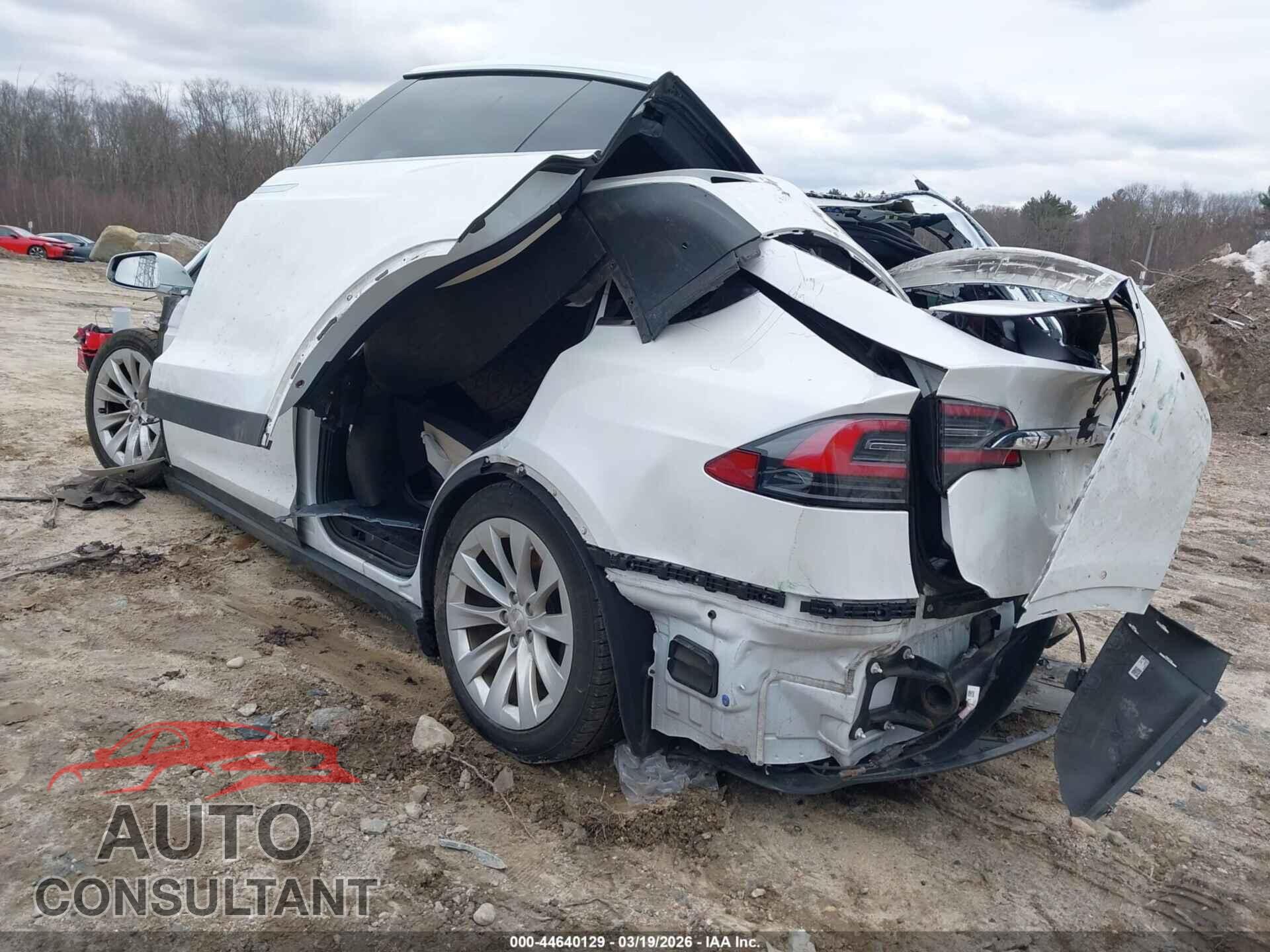 TESLA MODEL X 2020 - 5YJXCAE24LF228935