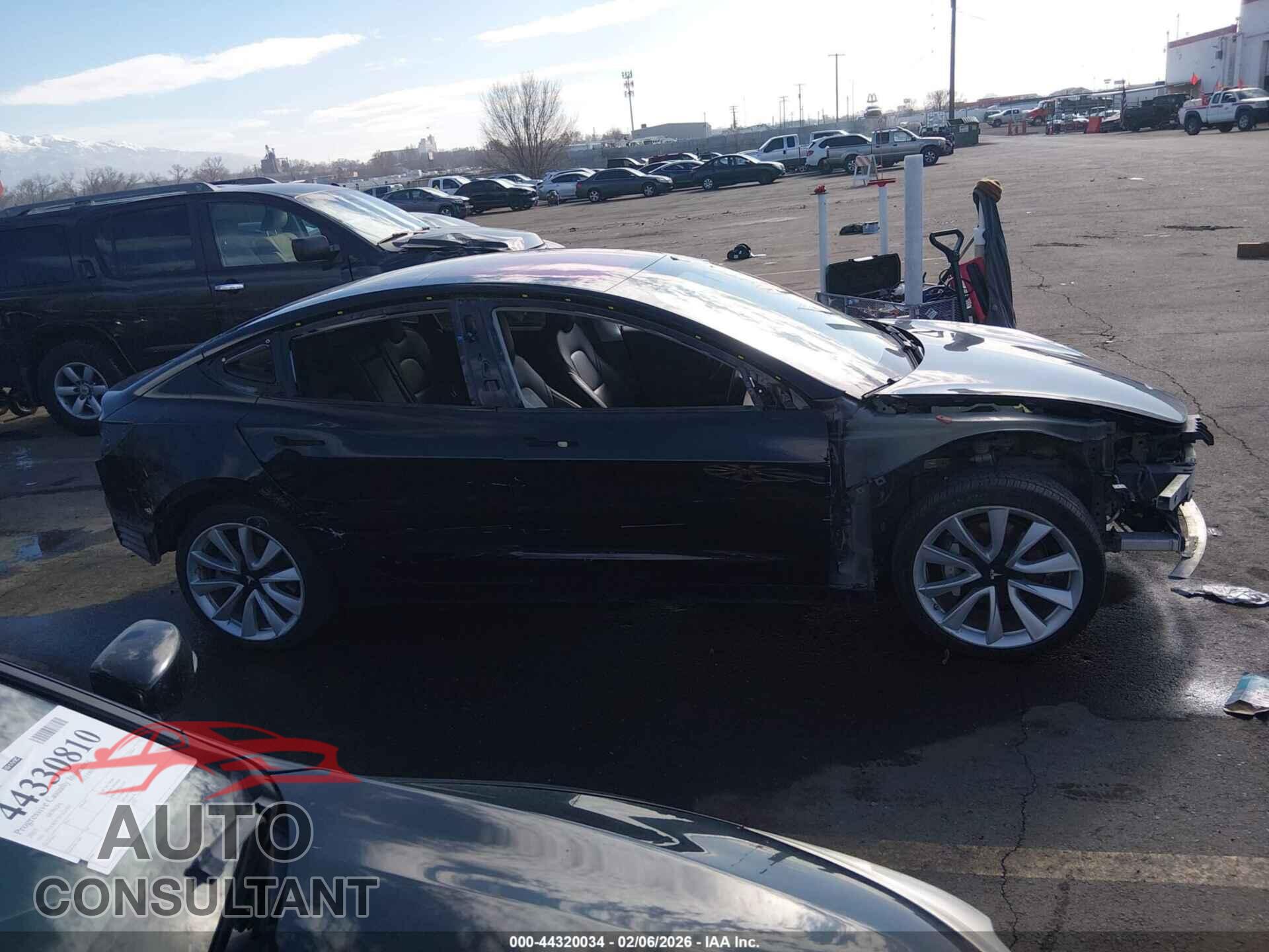 TESLA MODEL 3 2018 - 5YJ3E1EBXJF120924