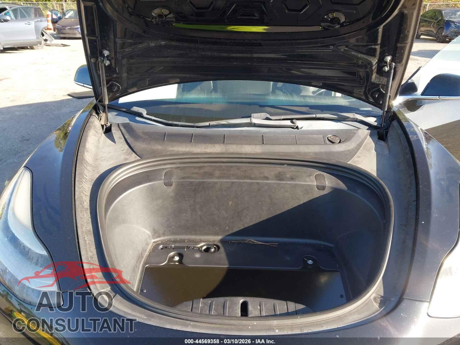 TESLA MODEL 3 2018 - 5YJ3E1EA5JF122927