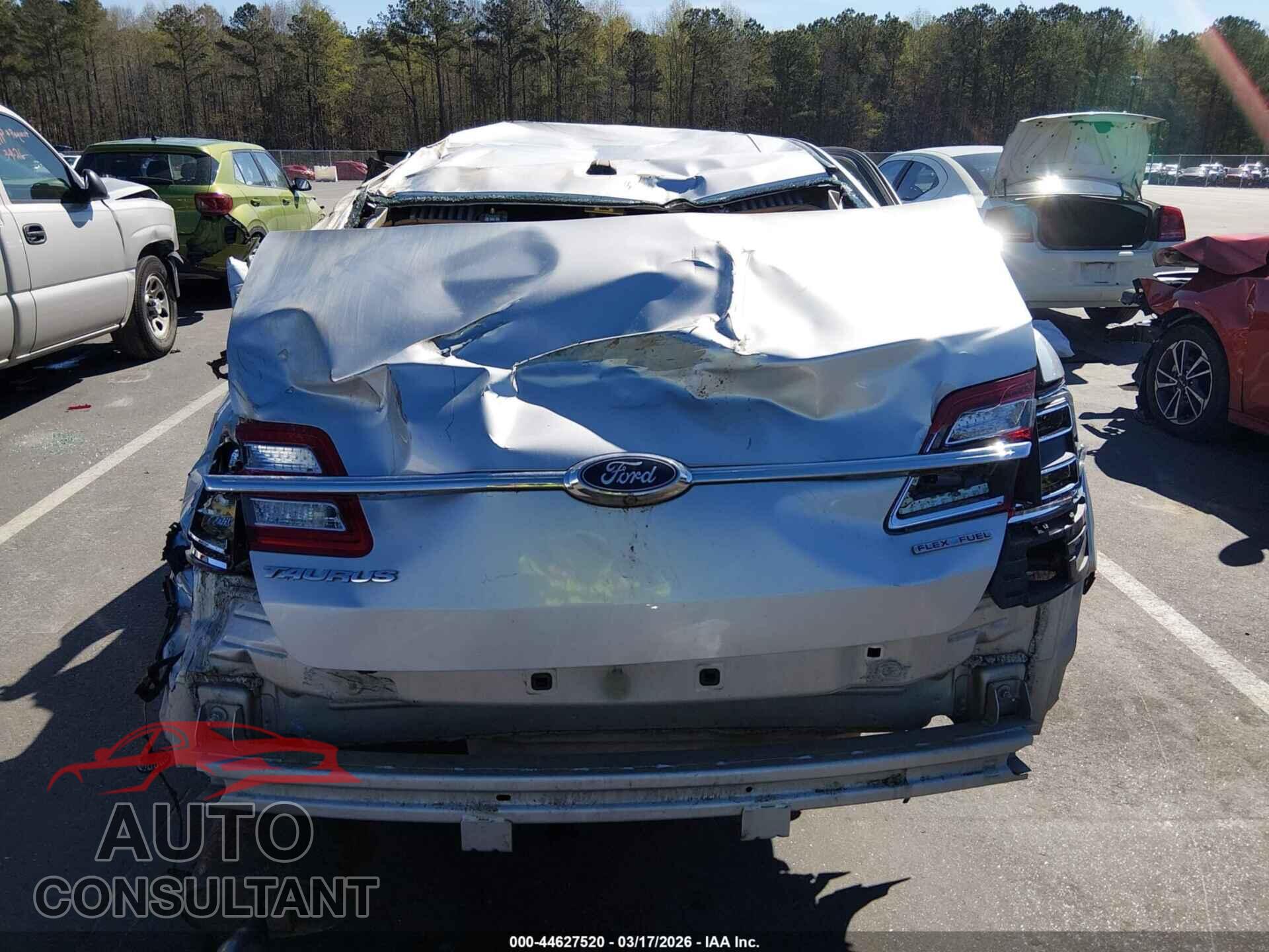 FORD TAURUS 2017 - 1FAHP2D89HG111360