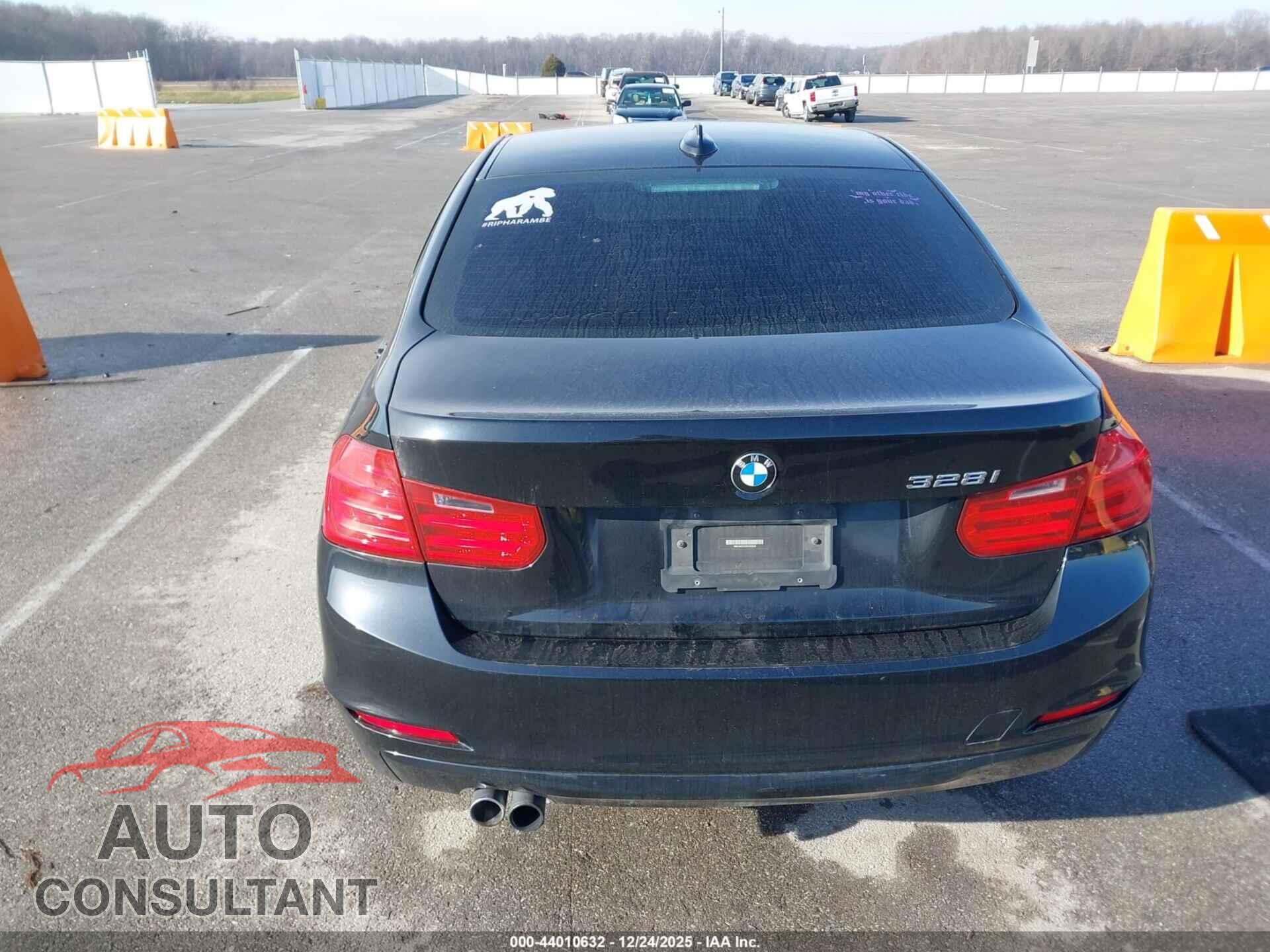 BMW 328I 2013 - WBA3A5C52DF355525