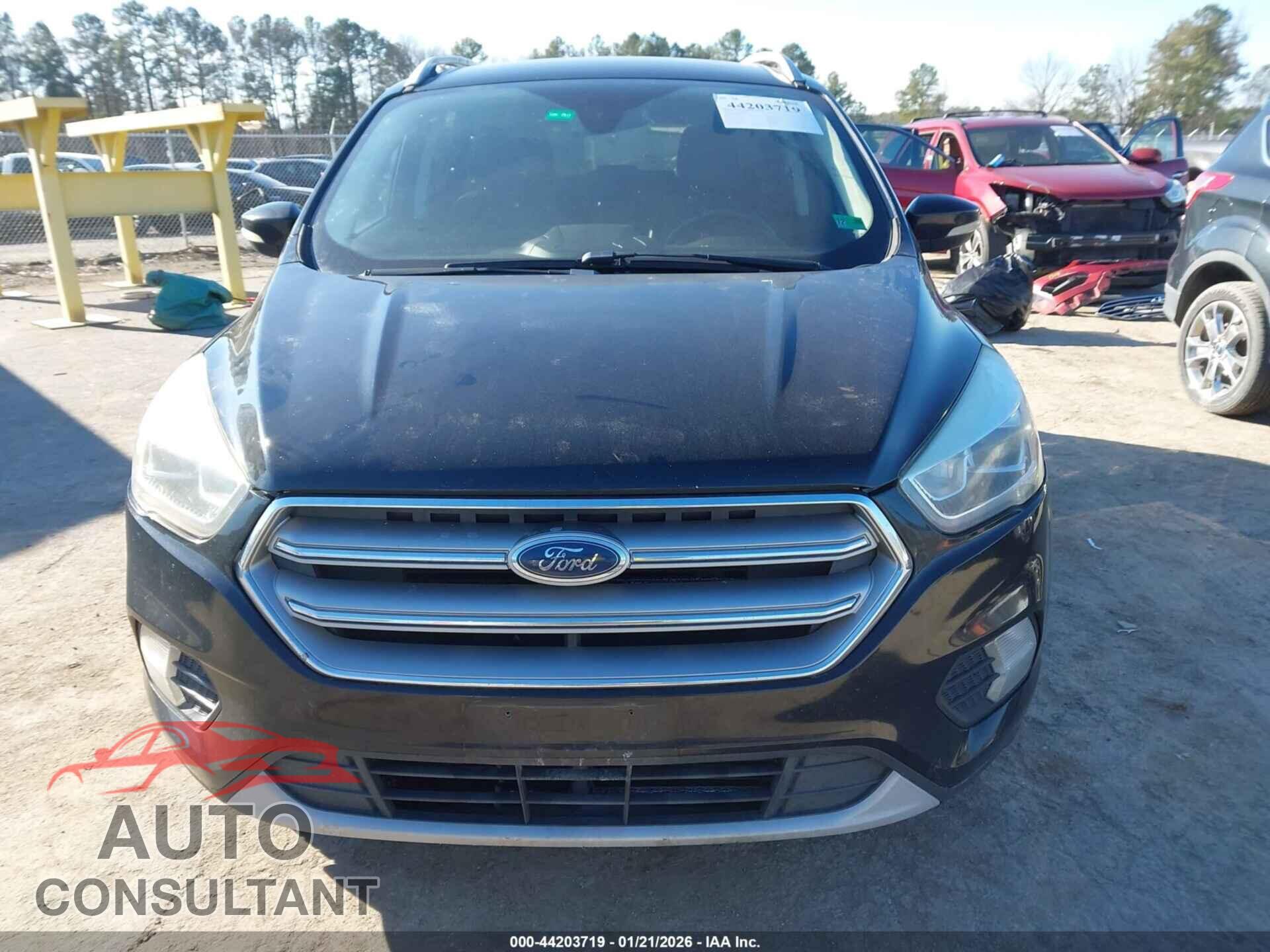 FORD ESCAPE 2017 - 1FMCU0JD0HUD09812