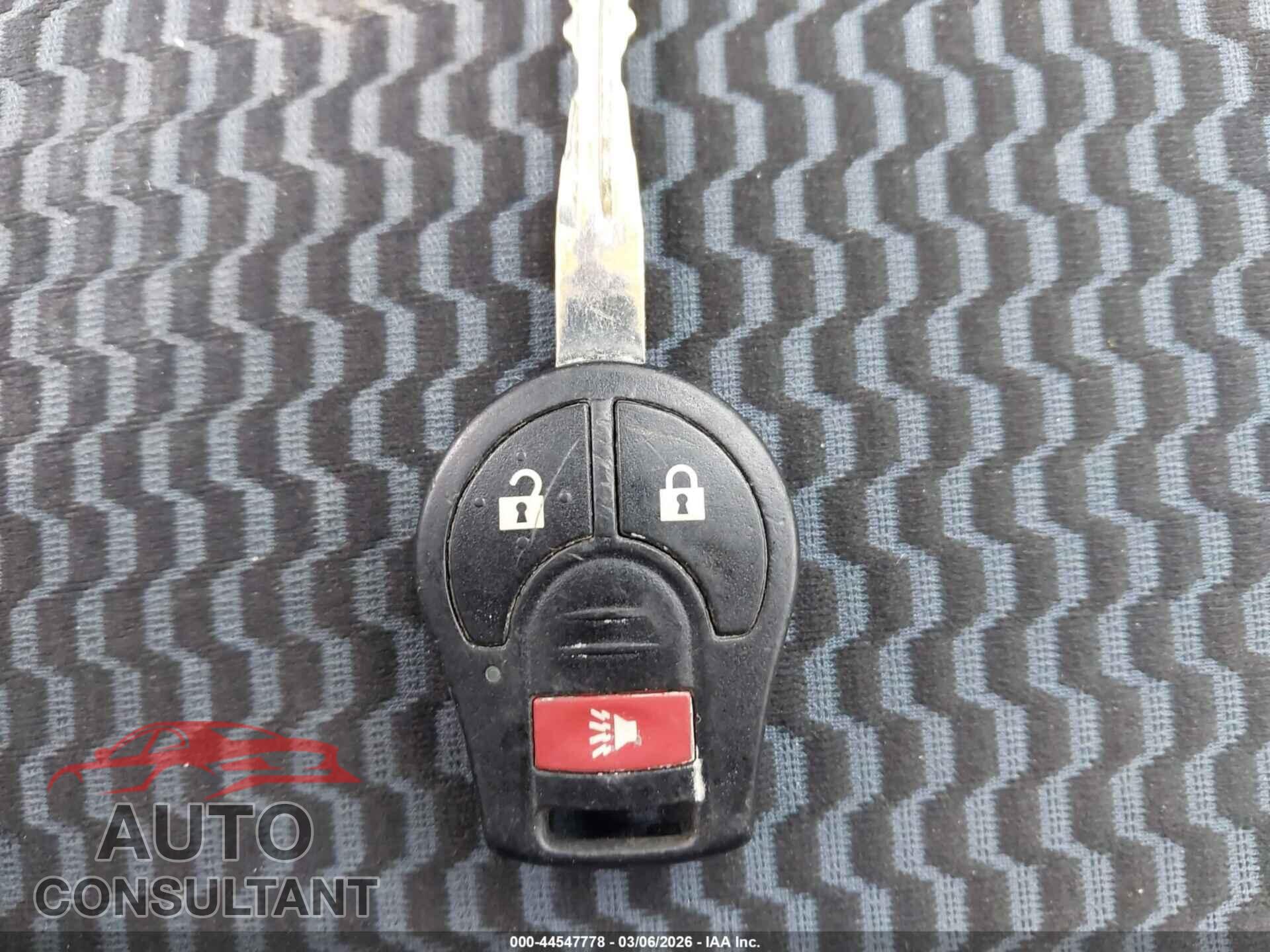 NISSAN VERSA NOTE 2015 - 3N1CE2CP8FL419165