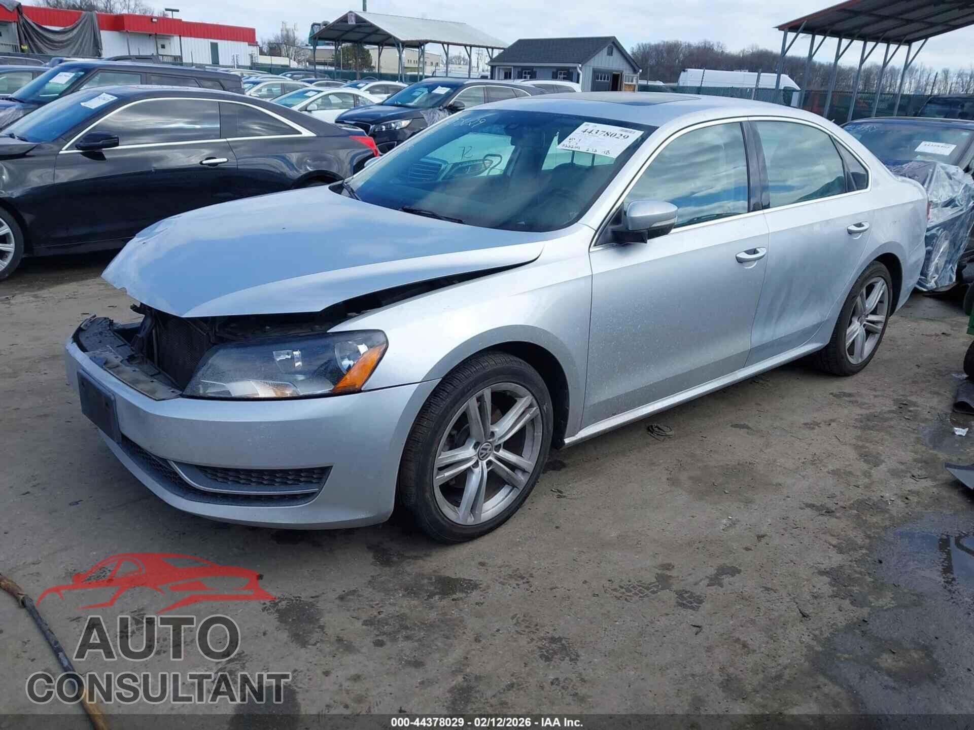 VOLKSWAGEN PASSAT 2015 - 1VWBV7A38FC090286