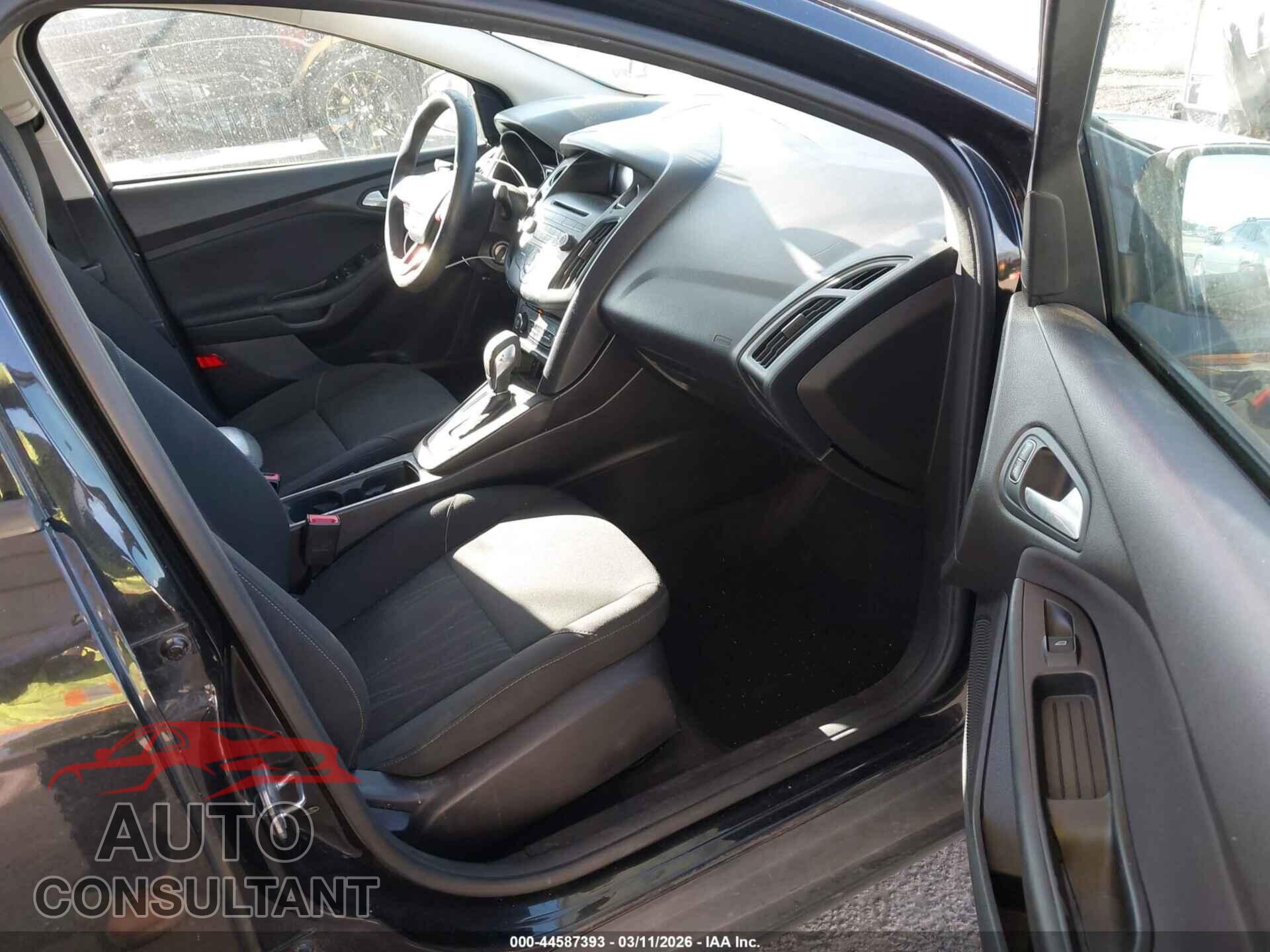 FORD FOCUS 2015 - 1FADP3F28FL320980