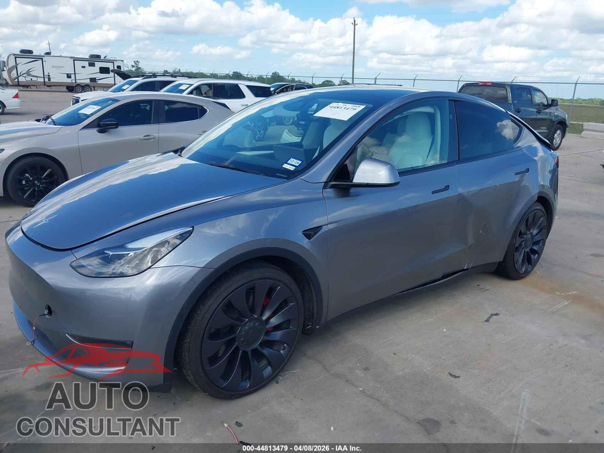 TESLA MODEL Y 2025 - 7SAYGDEF5SA343152