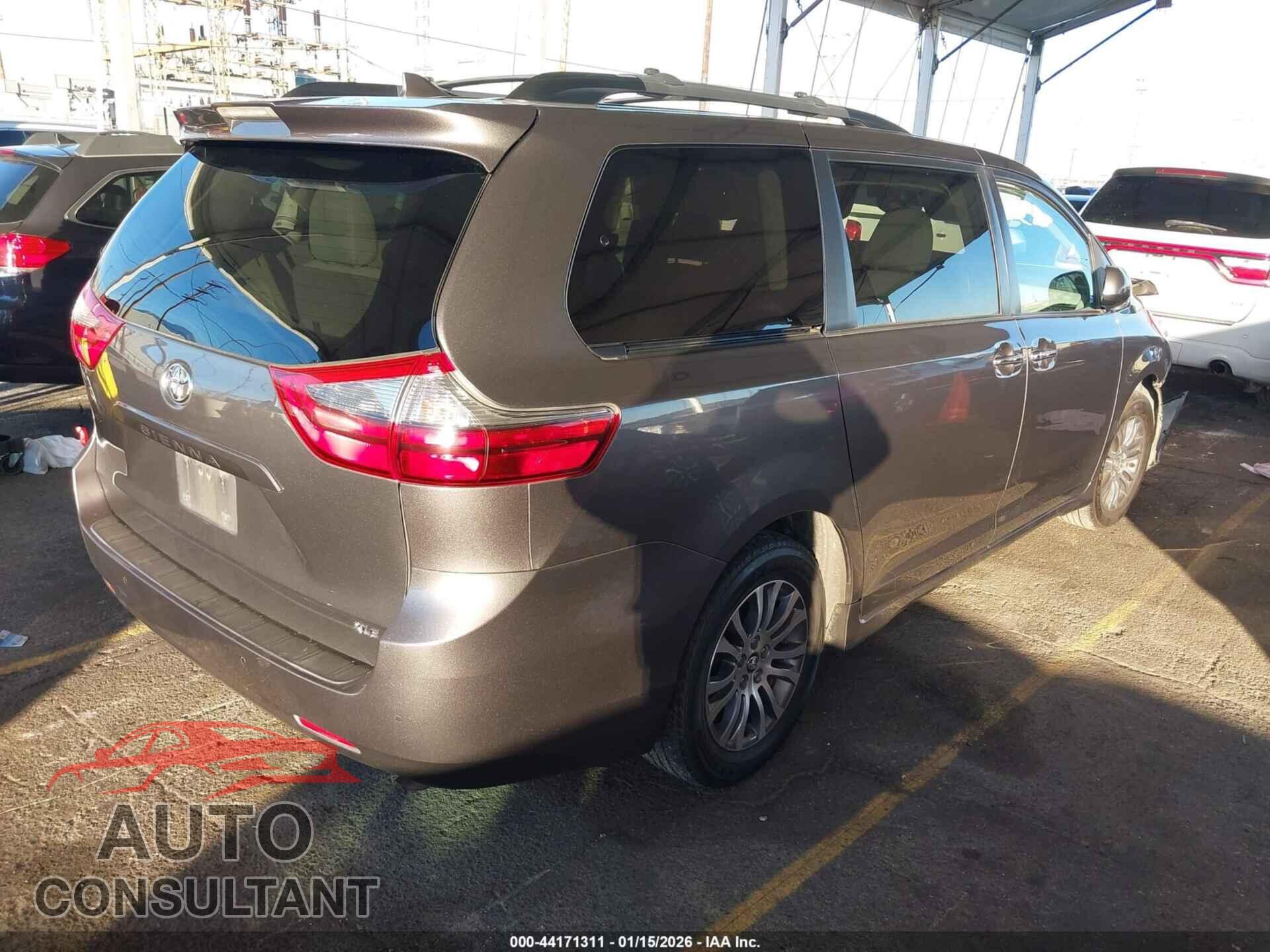 TOYOTA SIENNA 2020 - 5TDYZ3DCXLS050856