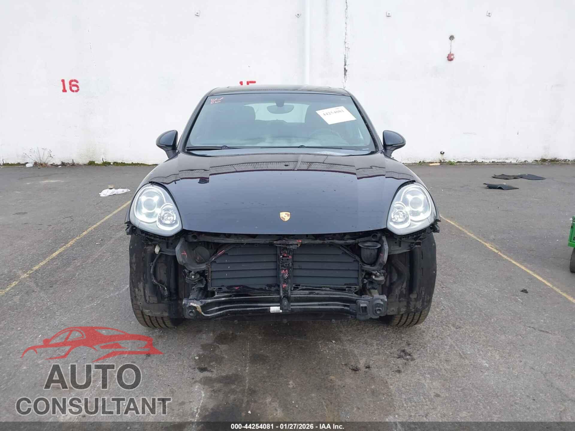 PORSCHE CAYENNE 2016 - WP1AA2A25GKA09495