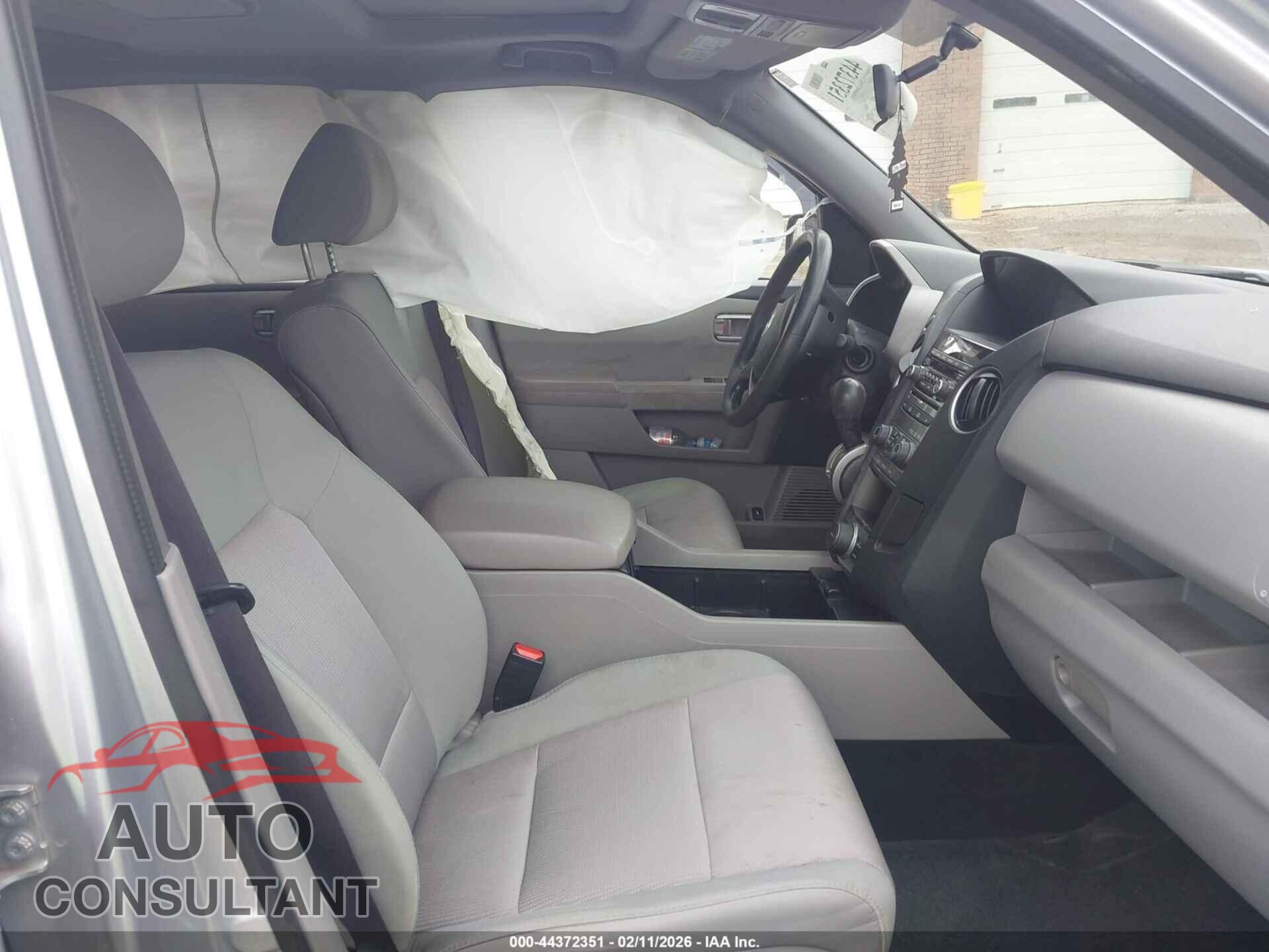 HONDA PILOT 2015 - 5FNYF3H32FB033948