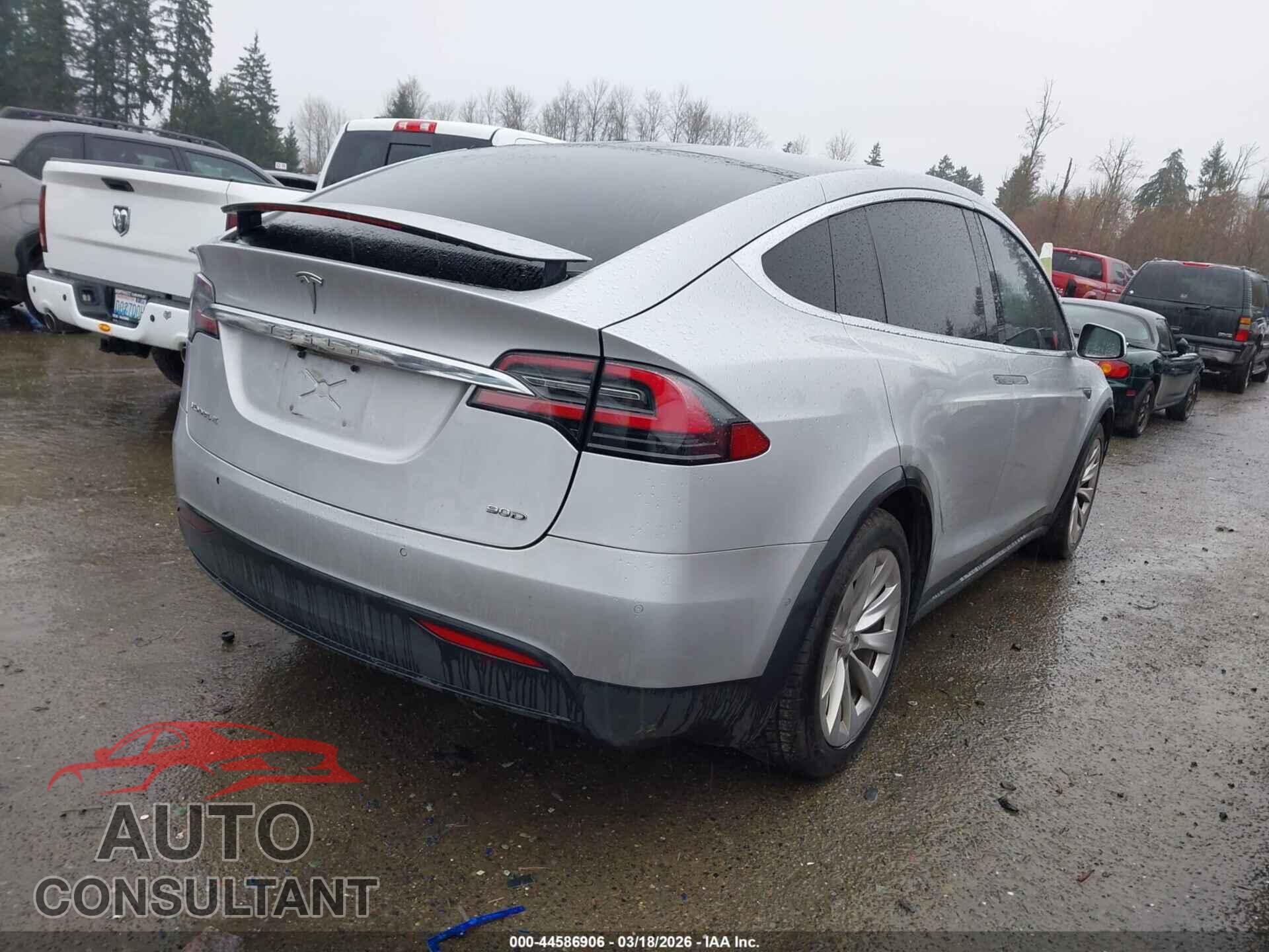 TESLA MODEL X 2016 - 5YJXCBE2XGF005116
